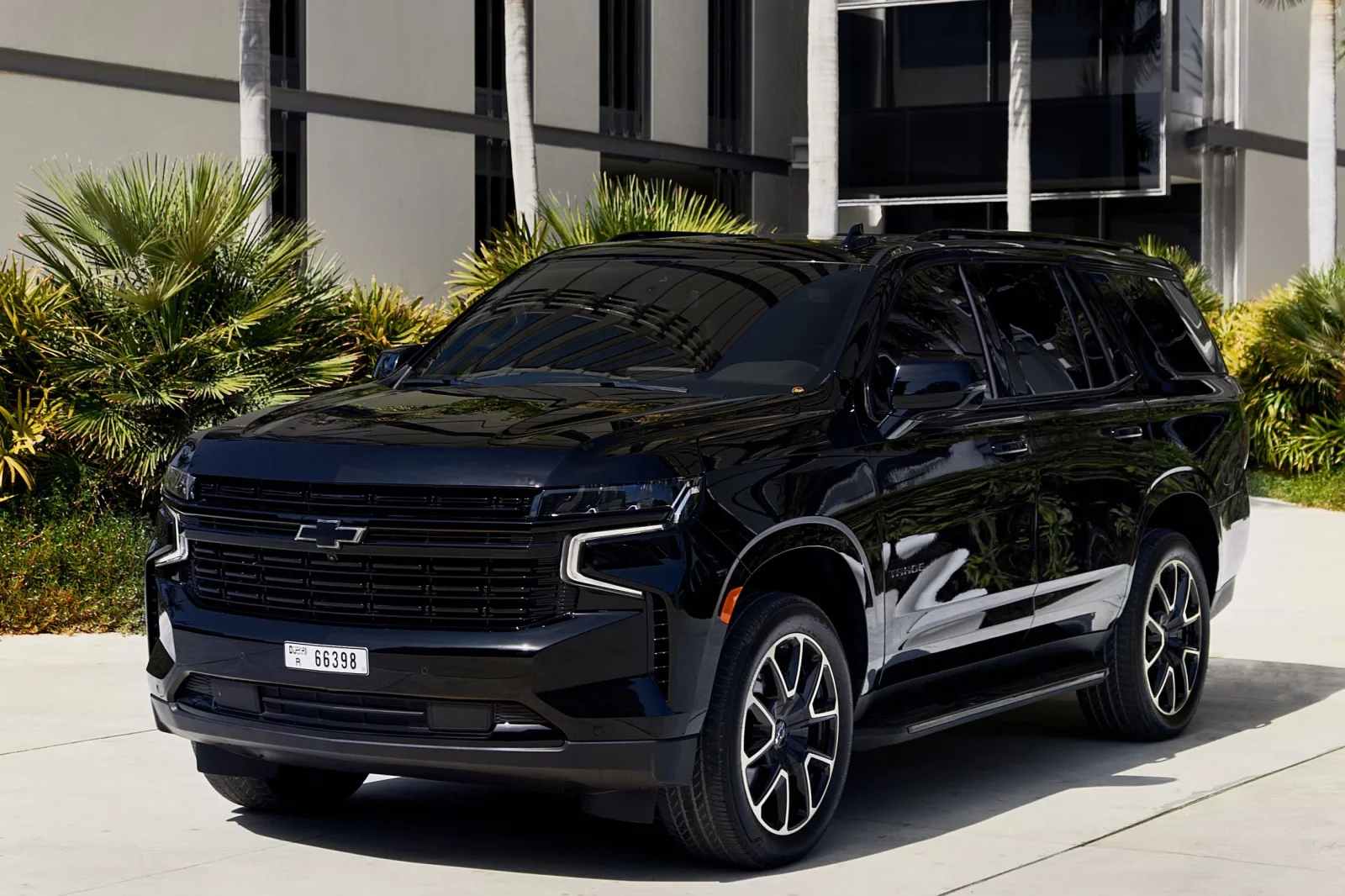 Kiralık Chevrolet Tahoe RST Siyah 2022 içinde Dubai