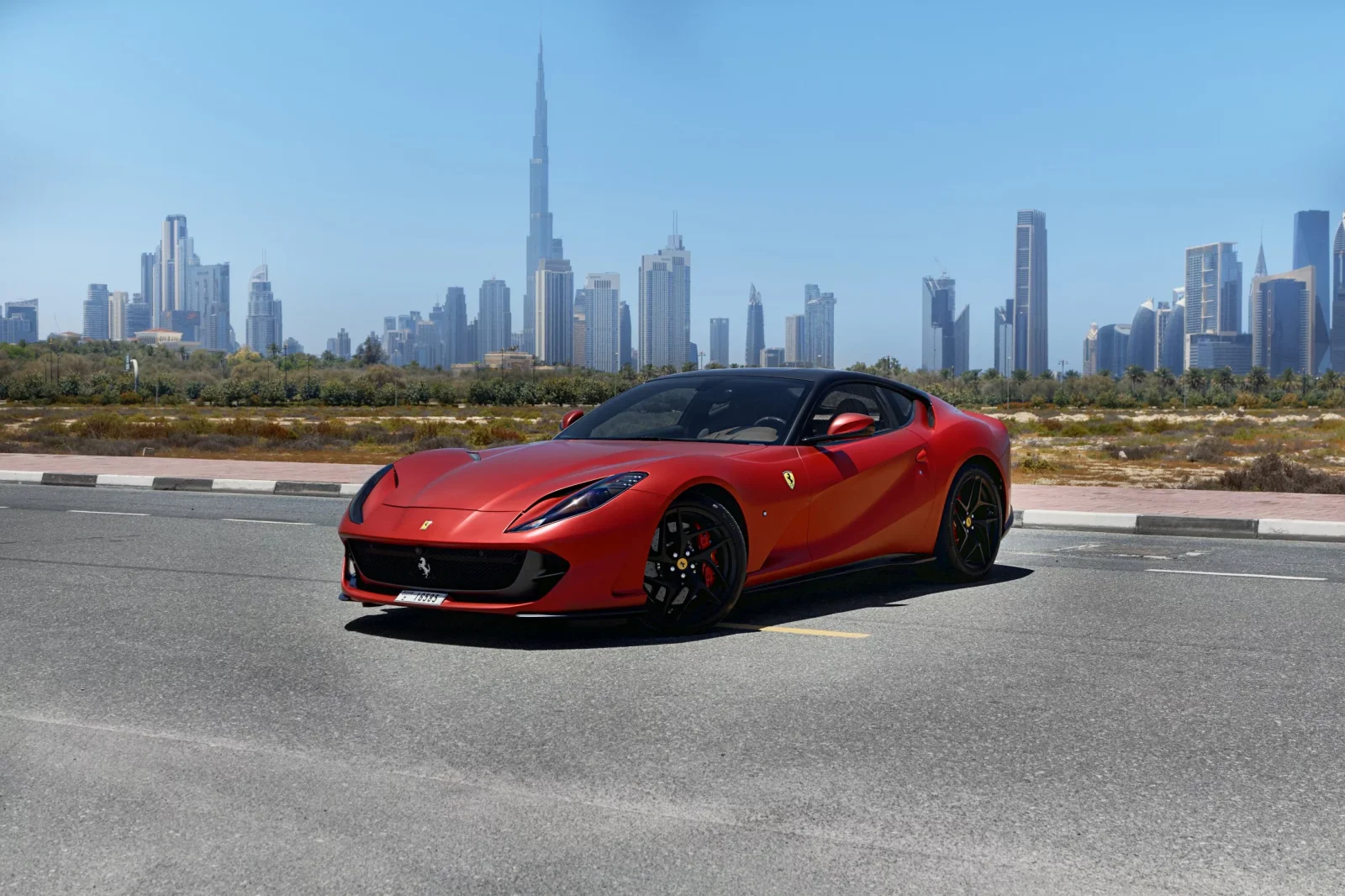 Kiralık Ferrari 812 Superfast  Kırmızı 2021 içinde Dubai