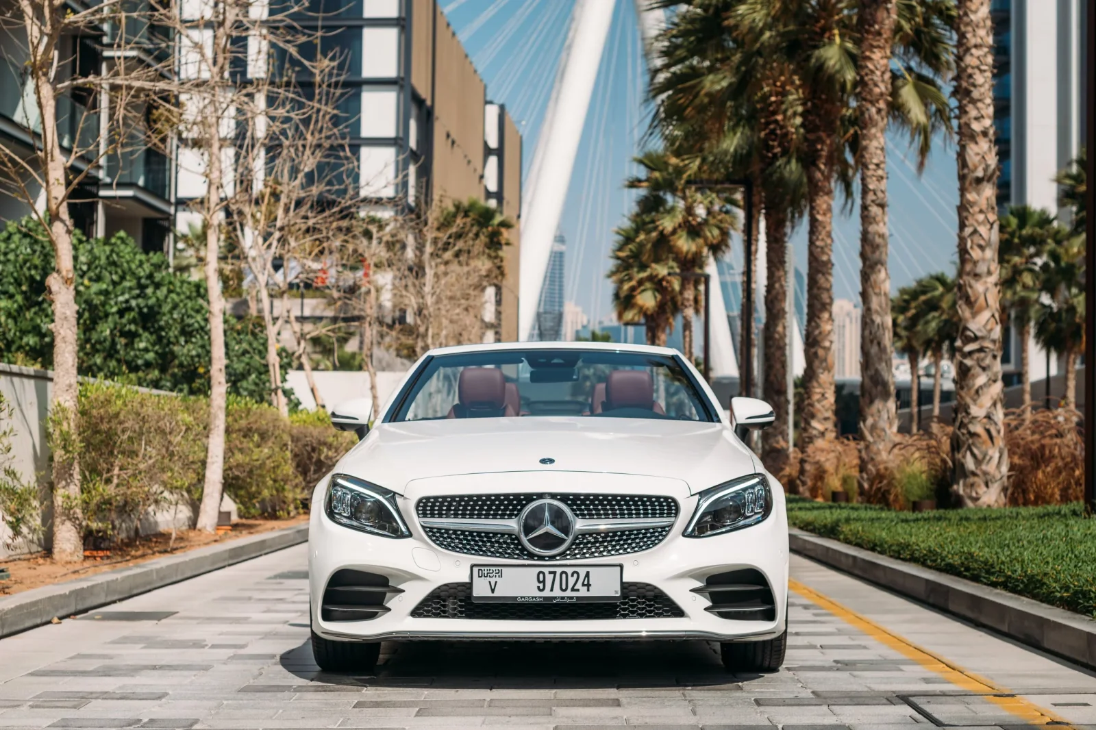 Kiralık Mercedes-Benz C-Class C200 Beyaz 2021 içinde Dubai