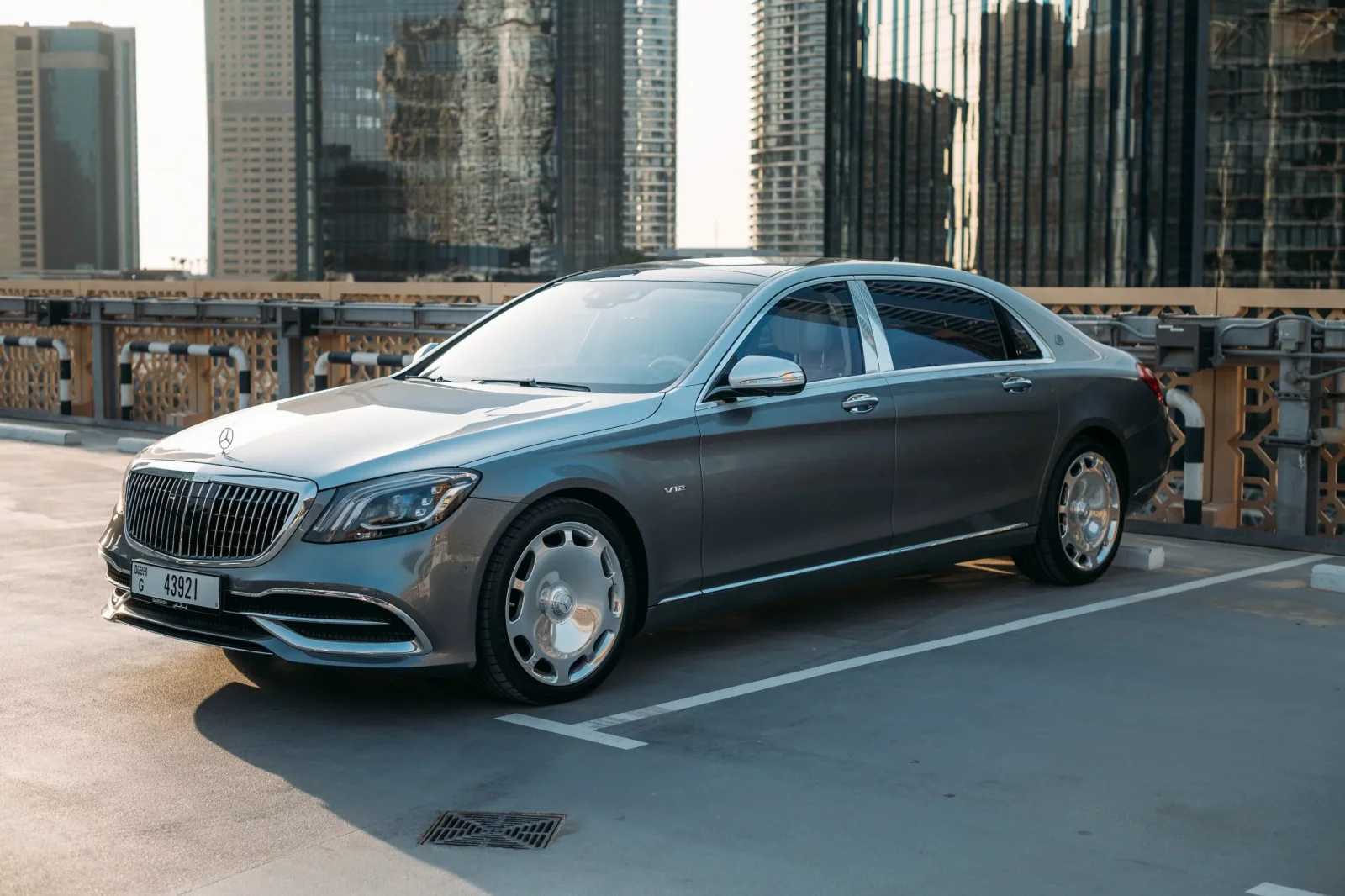 Miete Mercedes-Benz S-Class Maybach S650 Silber 2020 in der Dubai