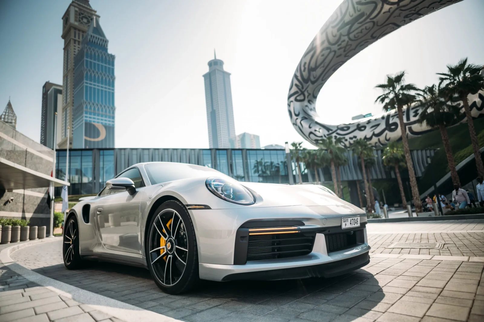 Miete Porsche 911 Turbo S Silber 2022 in der Dubai