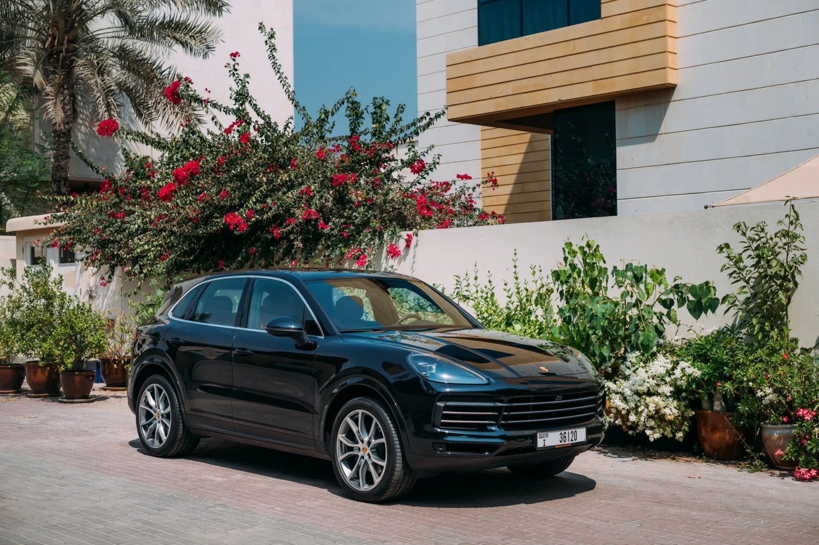 Miete Porsche Cayenne  Schwarz 2021 in der Dubai