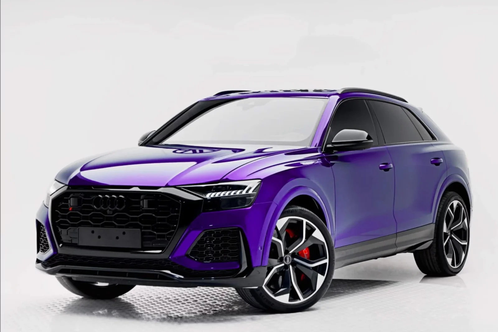 Miete Audi RS Q8  Violett 2021 in der Dubai