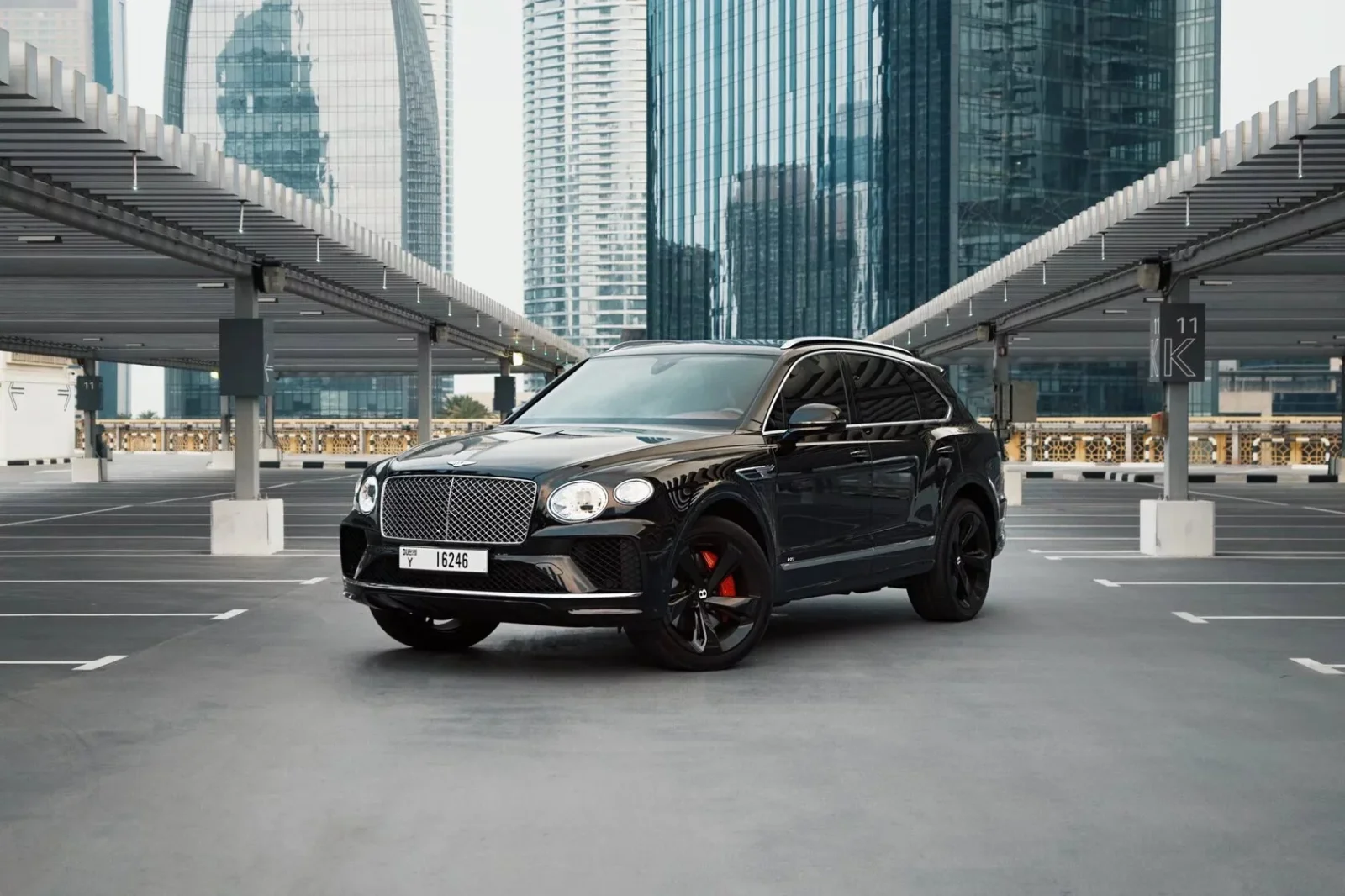 Kiralık Bentley Bentayga  Siyah 2022 içinde Dubai