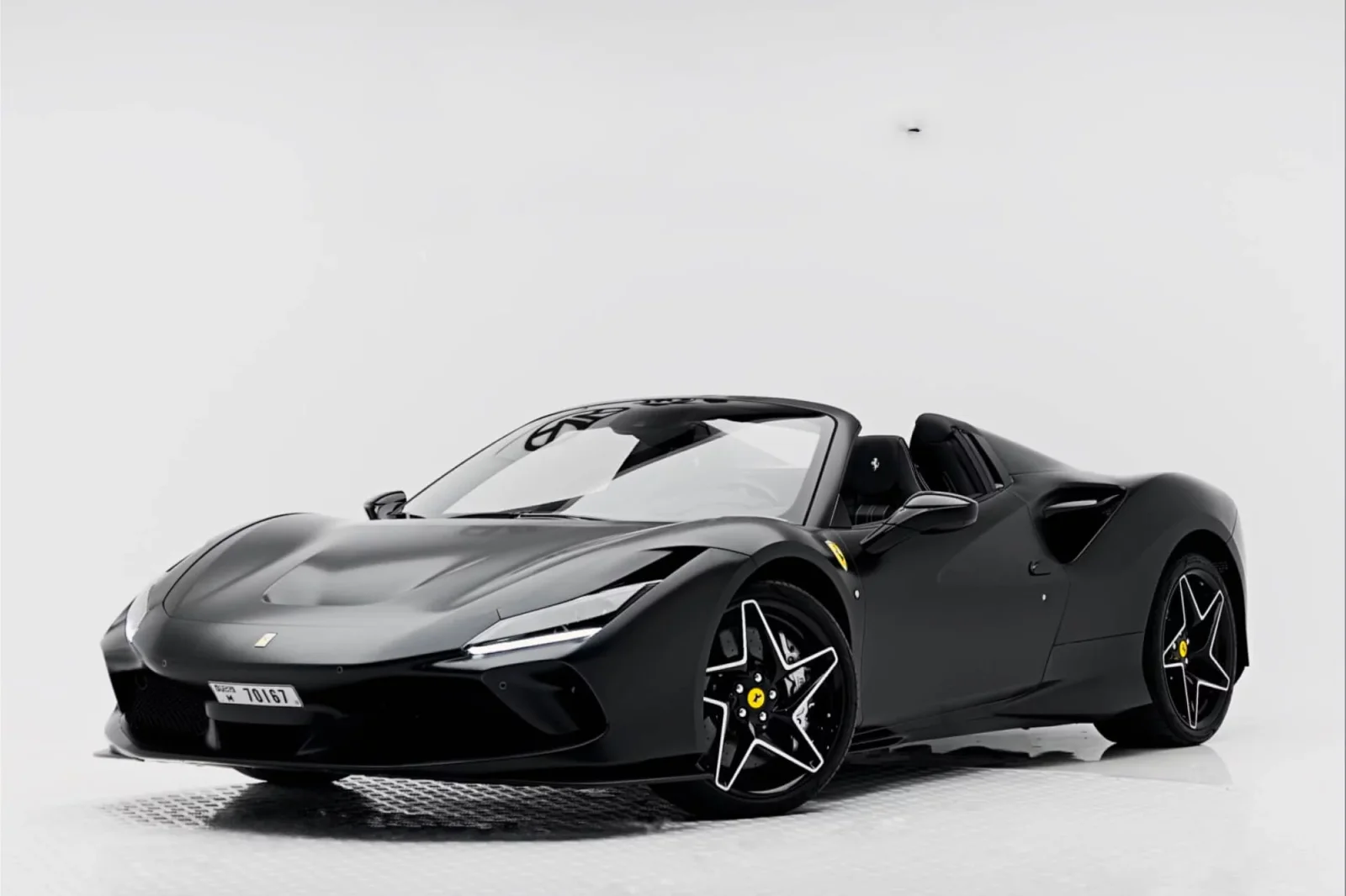 Alquiler Ferrari F8 Spider  Negro 2023 en Dubái