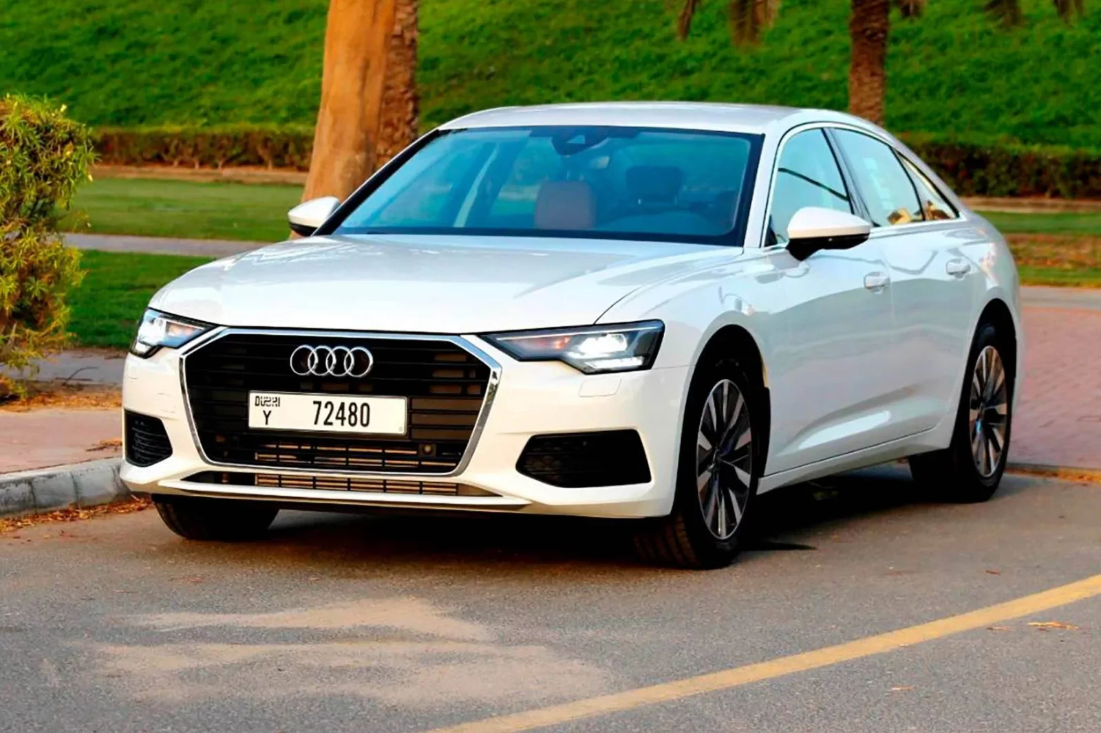 Loyer Audi A6  Blanc 2023 en Dubai