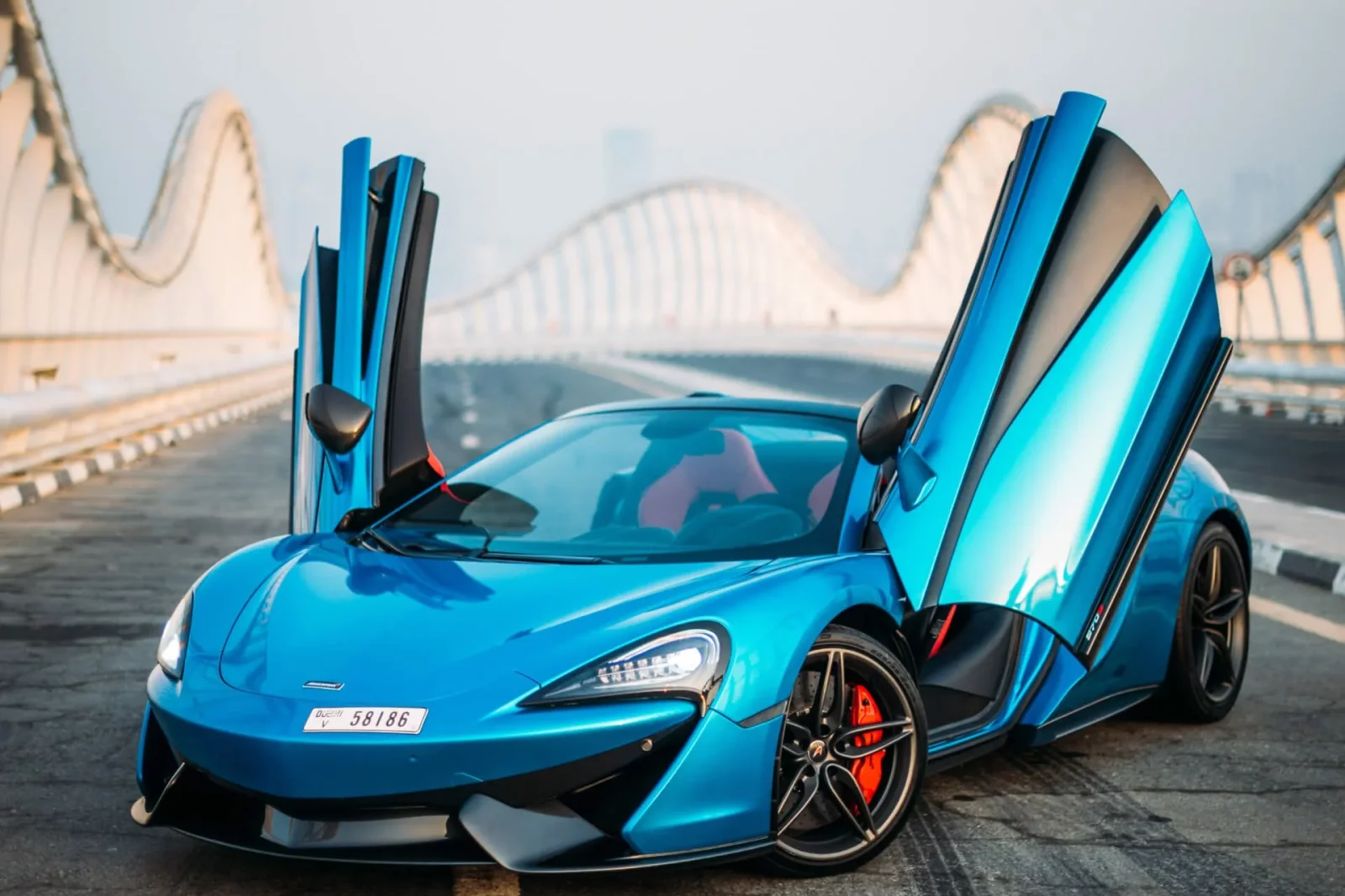 Kiralık McLaren 570S Spider Mavi 2021 içinde Dubai