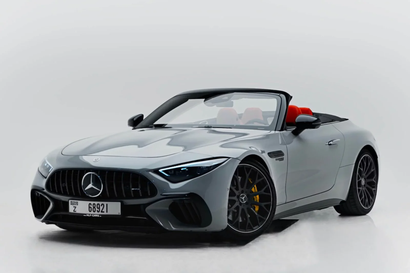 Miete Mercedes-Benz SL-Class 63 AMG Grau 2023 in der Dubai