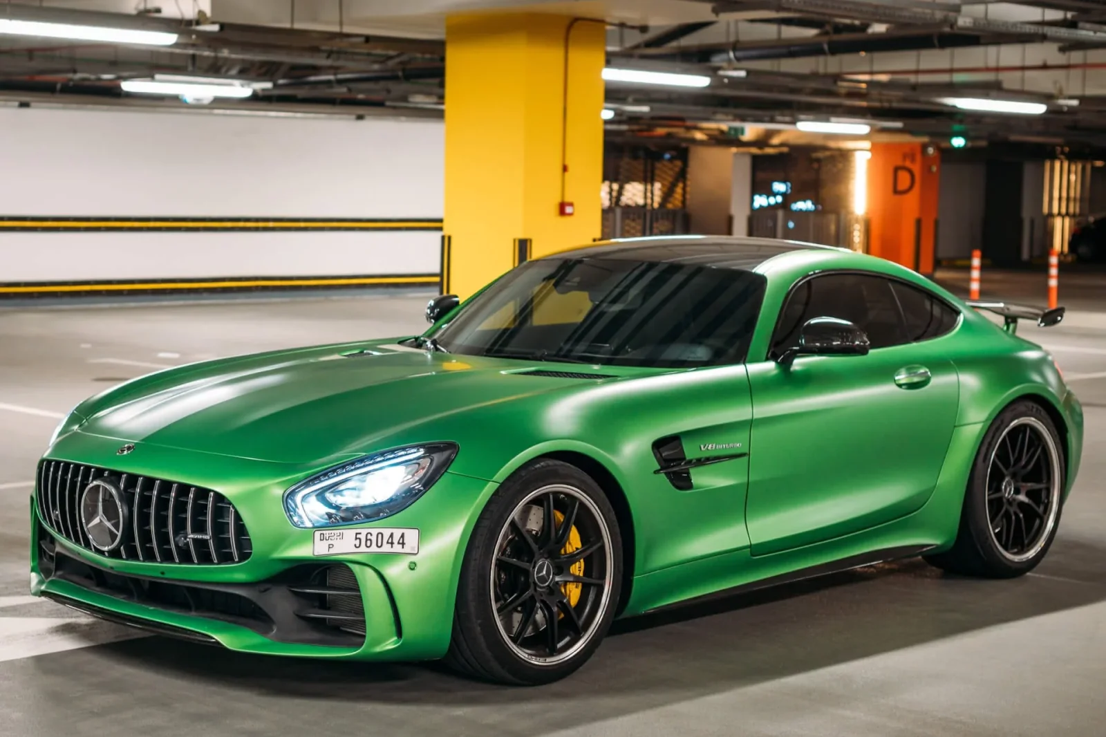 Kiralık Mercedes-Benz AMG GT R Yeşil 2019 içinde Dubai