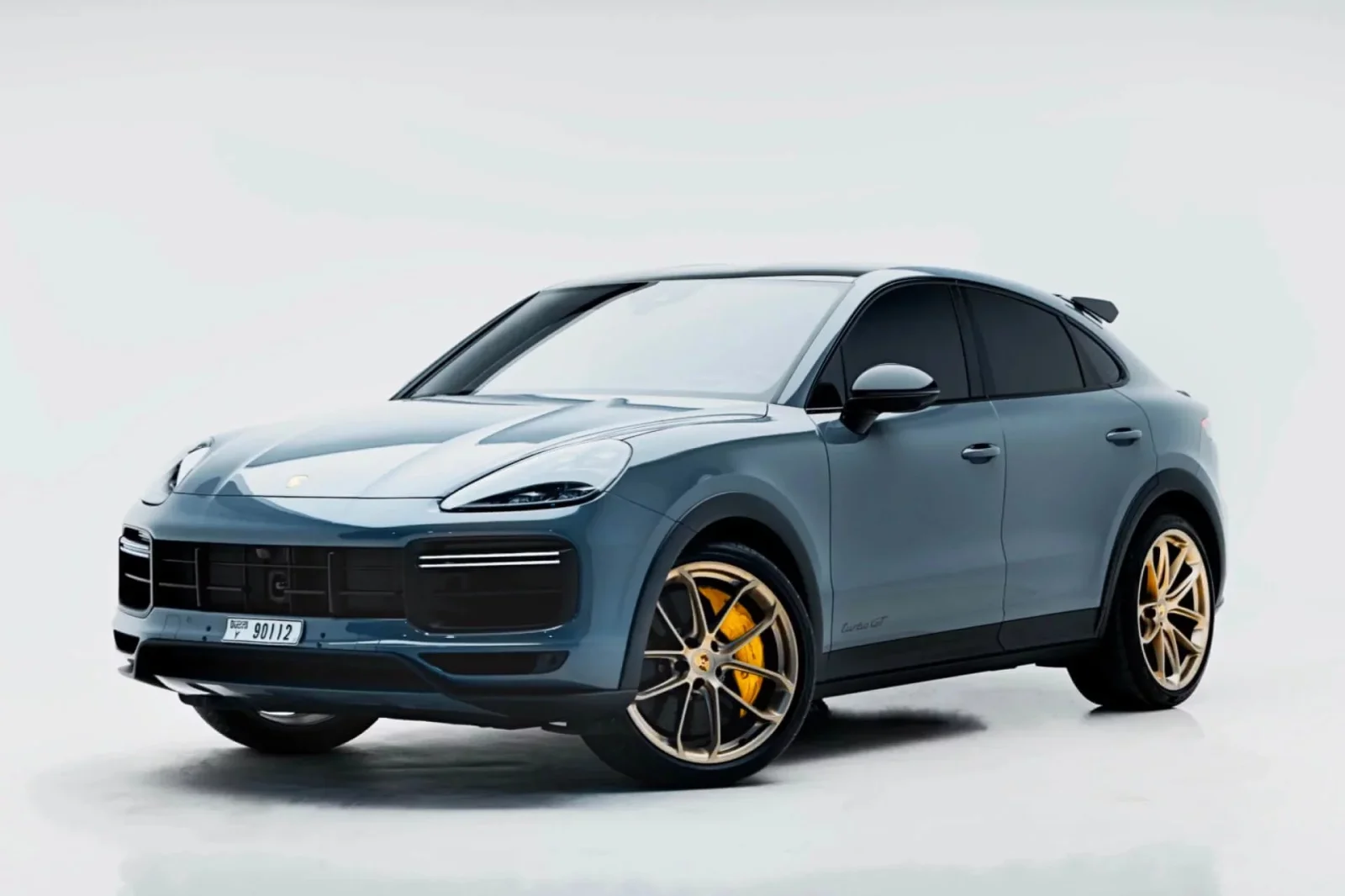 Alquiler Porsche Cayenne Turbo GT Azul 2023 en Dubái