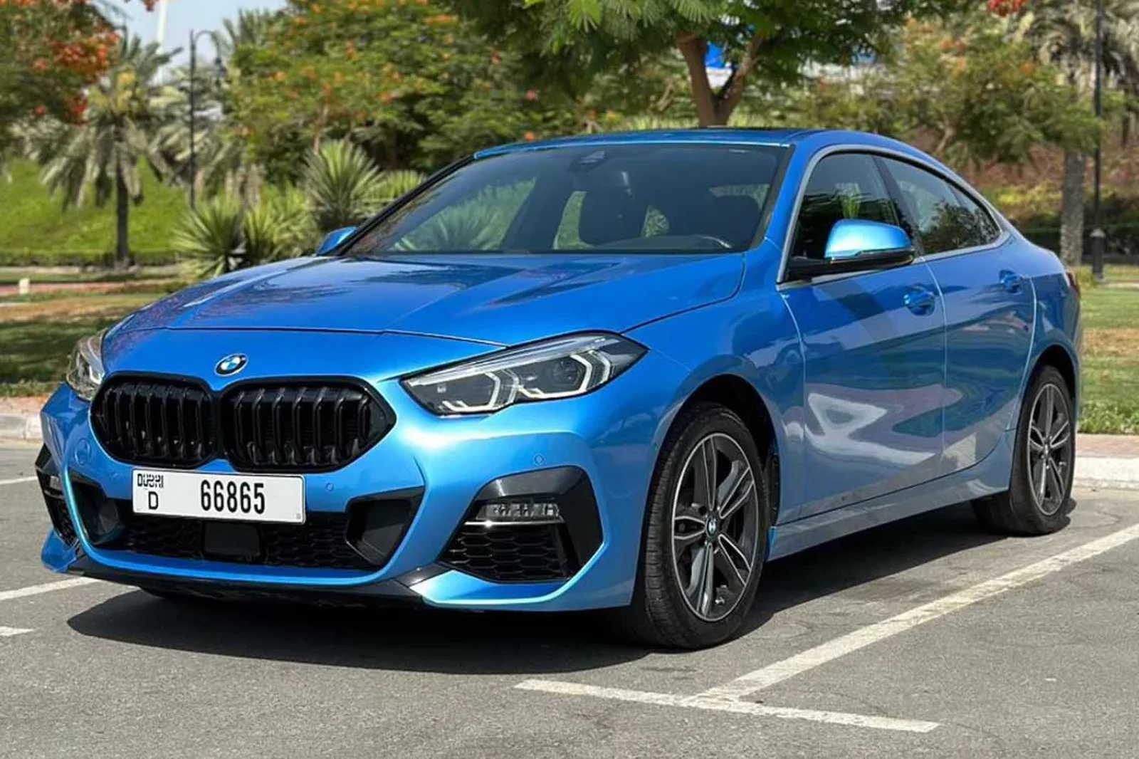 Miete BMW 2-Series  Blau 2022 in der Dubai