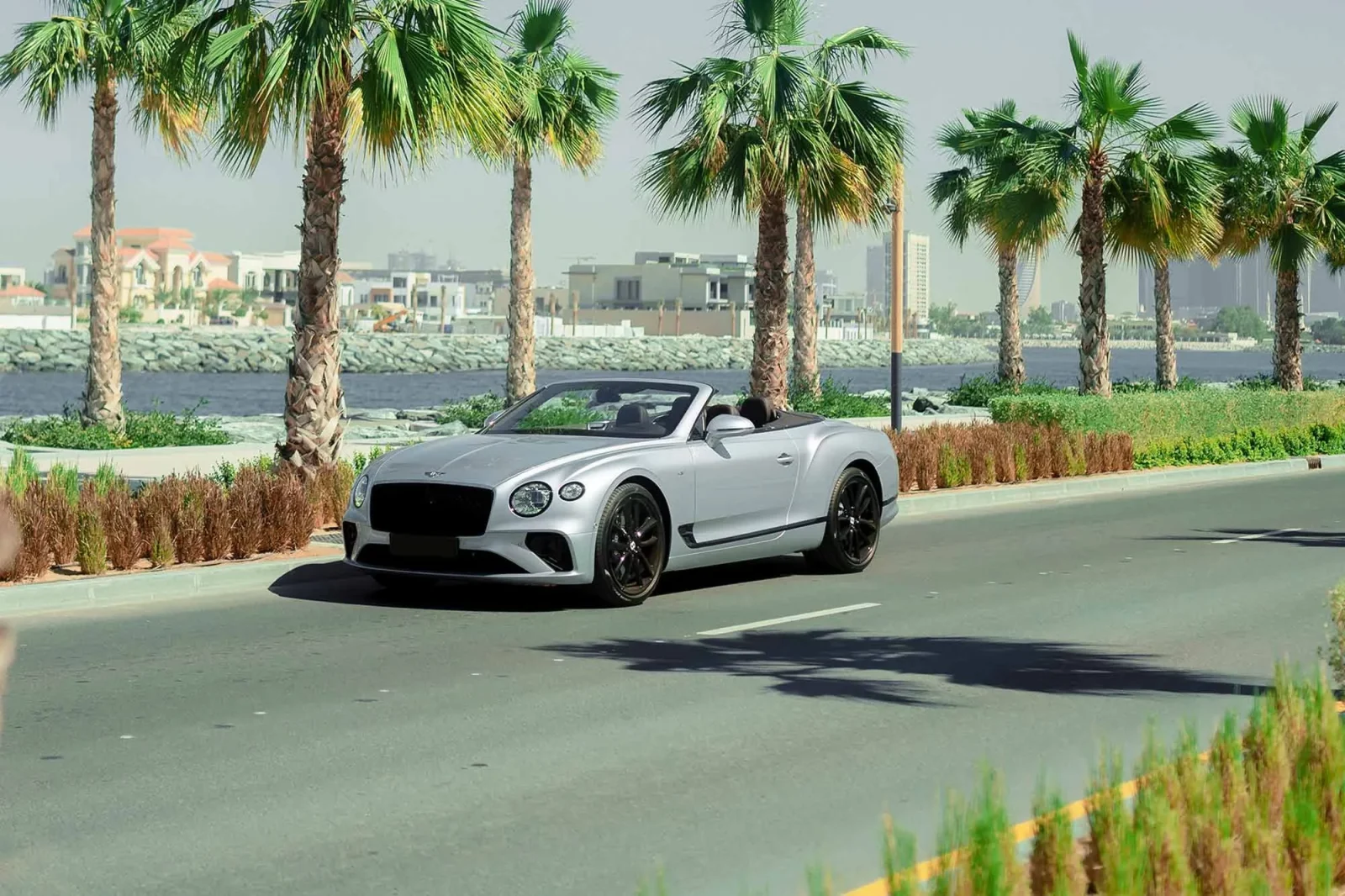 Kiralık Bentley Continental GT Convertible Gri 2022 içinde Dubai