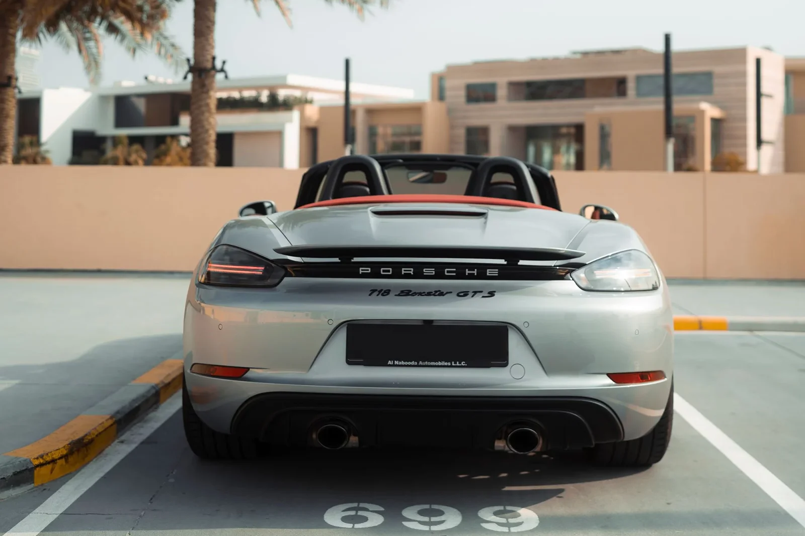 Huren Porsche Boxster GTS Grijs 2021 in Dubai - 6 