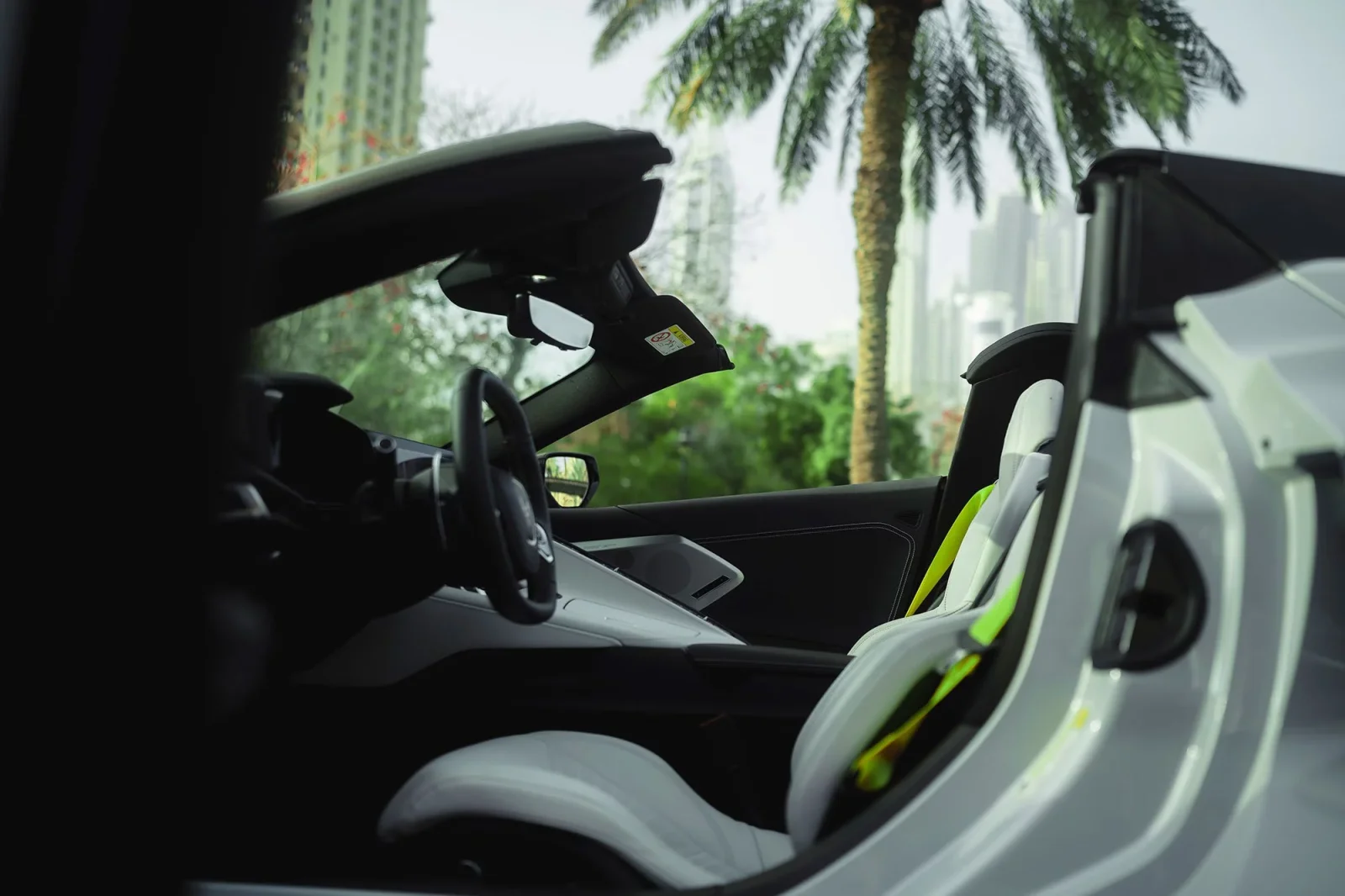 Miete Chevrolet Corvette C8 Weiß 2021 in der Dubai - 5 