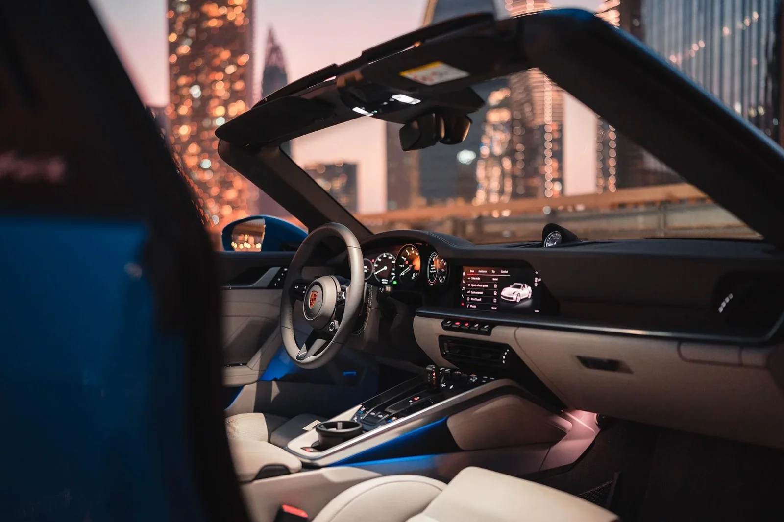 Loyer Porsche 911 Targa 4S Bleu 2022 en Dubai - 6 