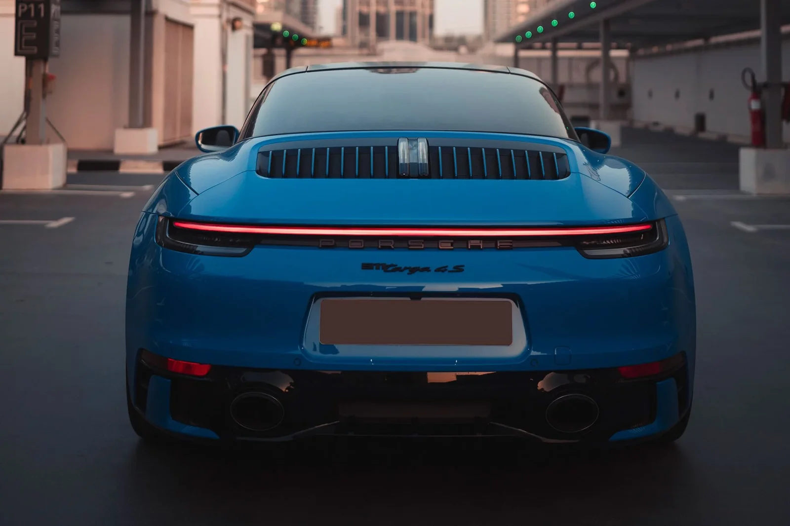 Loyer Porsche 911 Targa 4S Bleu 2022 en Dubai - 5 