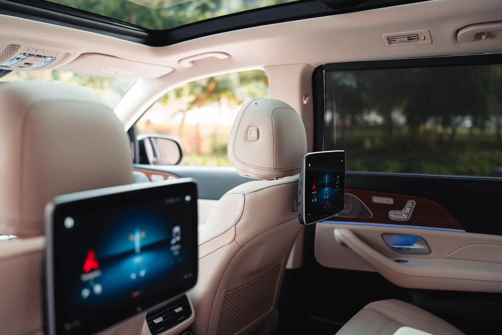 Alquiler Mercedes-Benz GLS-Class  Negro 2021 en Dubái - 3 