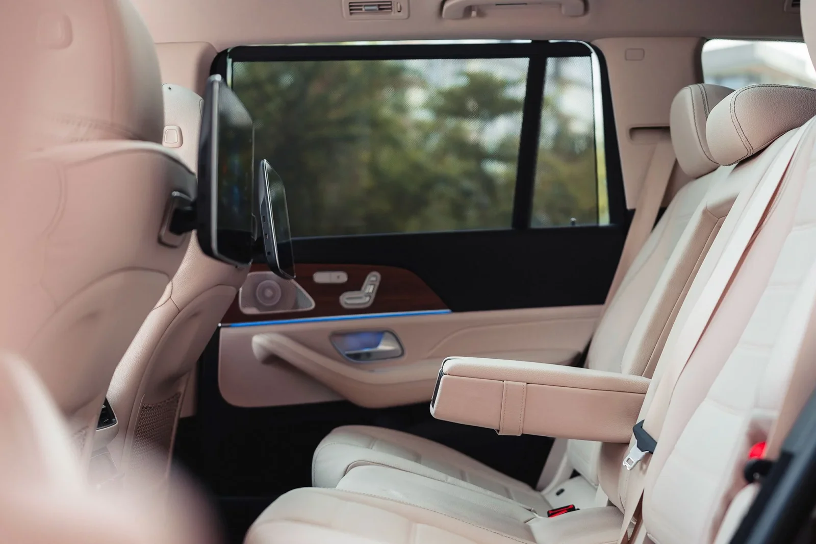 Alquiler Mercedes-Benz GLS-Class  Negro 2021 en Dubái - 4 