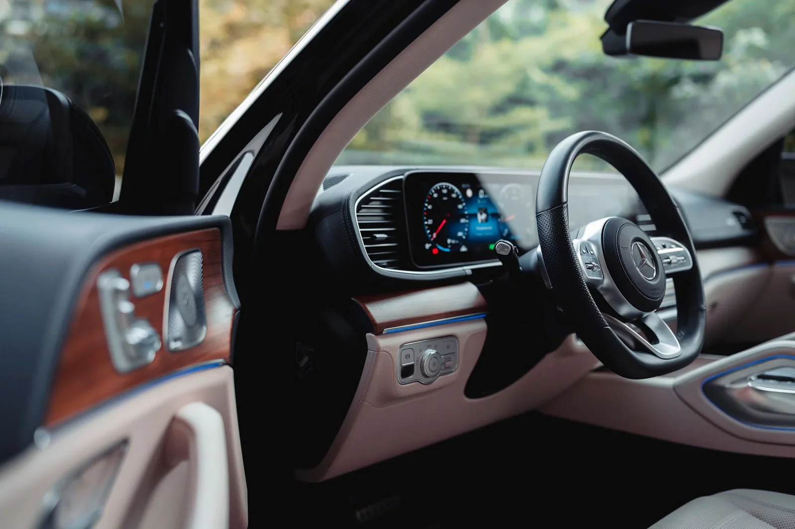 Alquiler Mercedes-Benz GLS-Class  Negro 2021 en Dubái - 7 