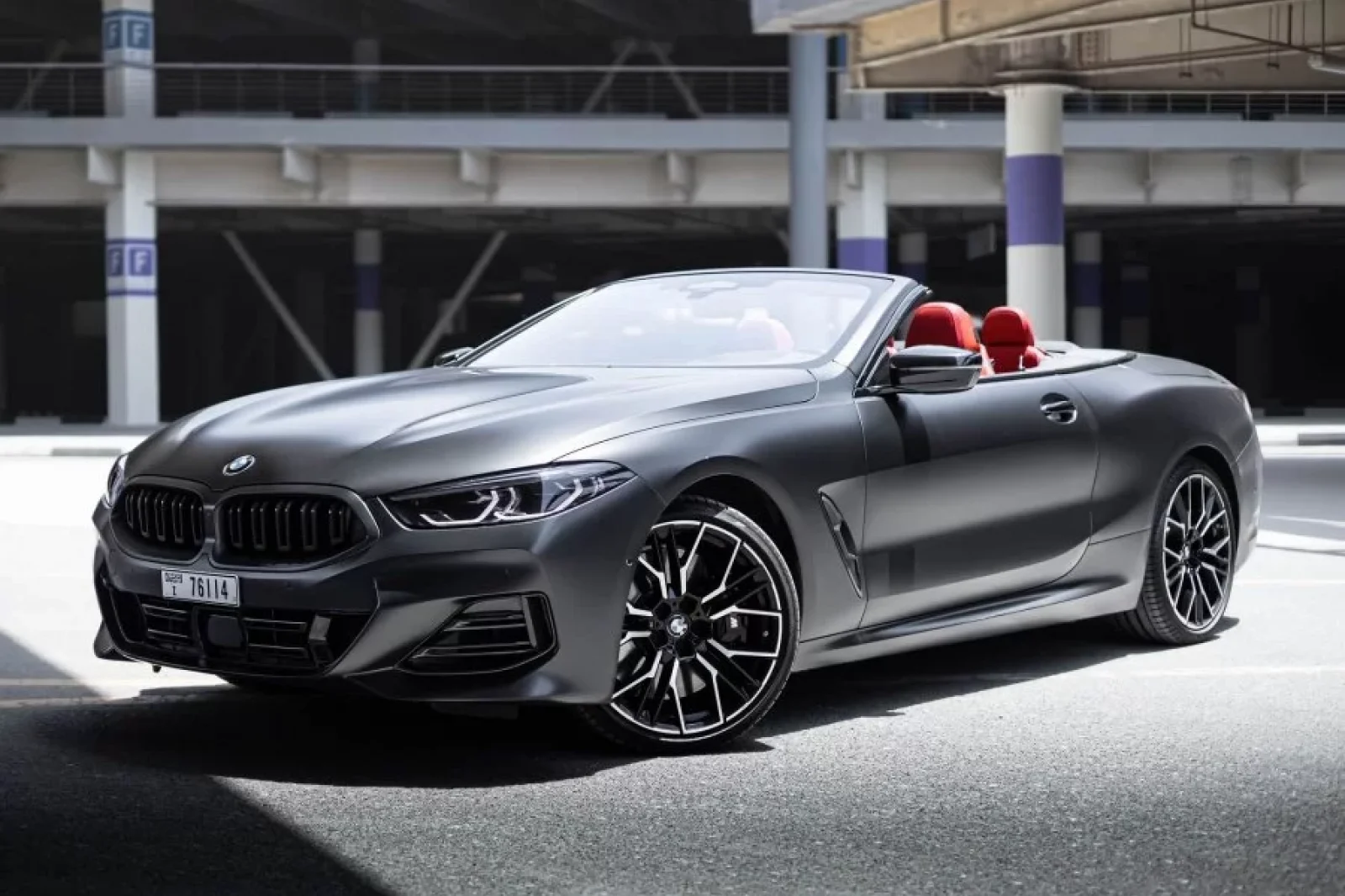 Affitto BMW 8-Series Cabrio Nero 2023 in Dubai