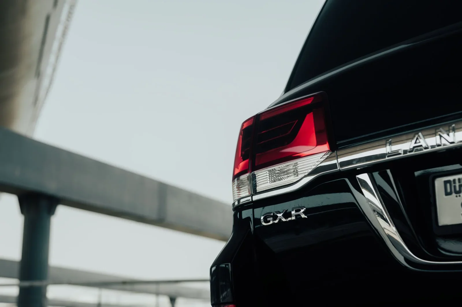 Alquiler Toyota Land Cruiser 200 Negro 2021 en Dubái - 6 