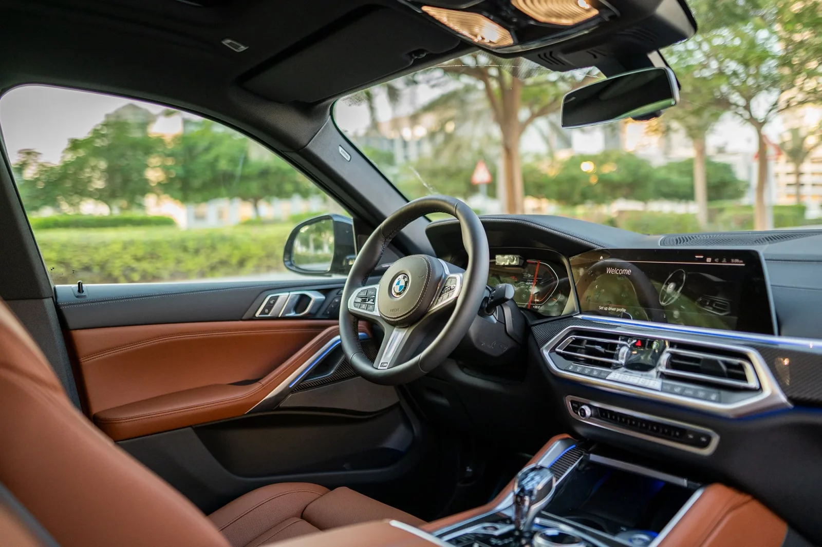 Huren BMW X6  Zwart 2022 in Dubai - 2 