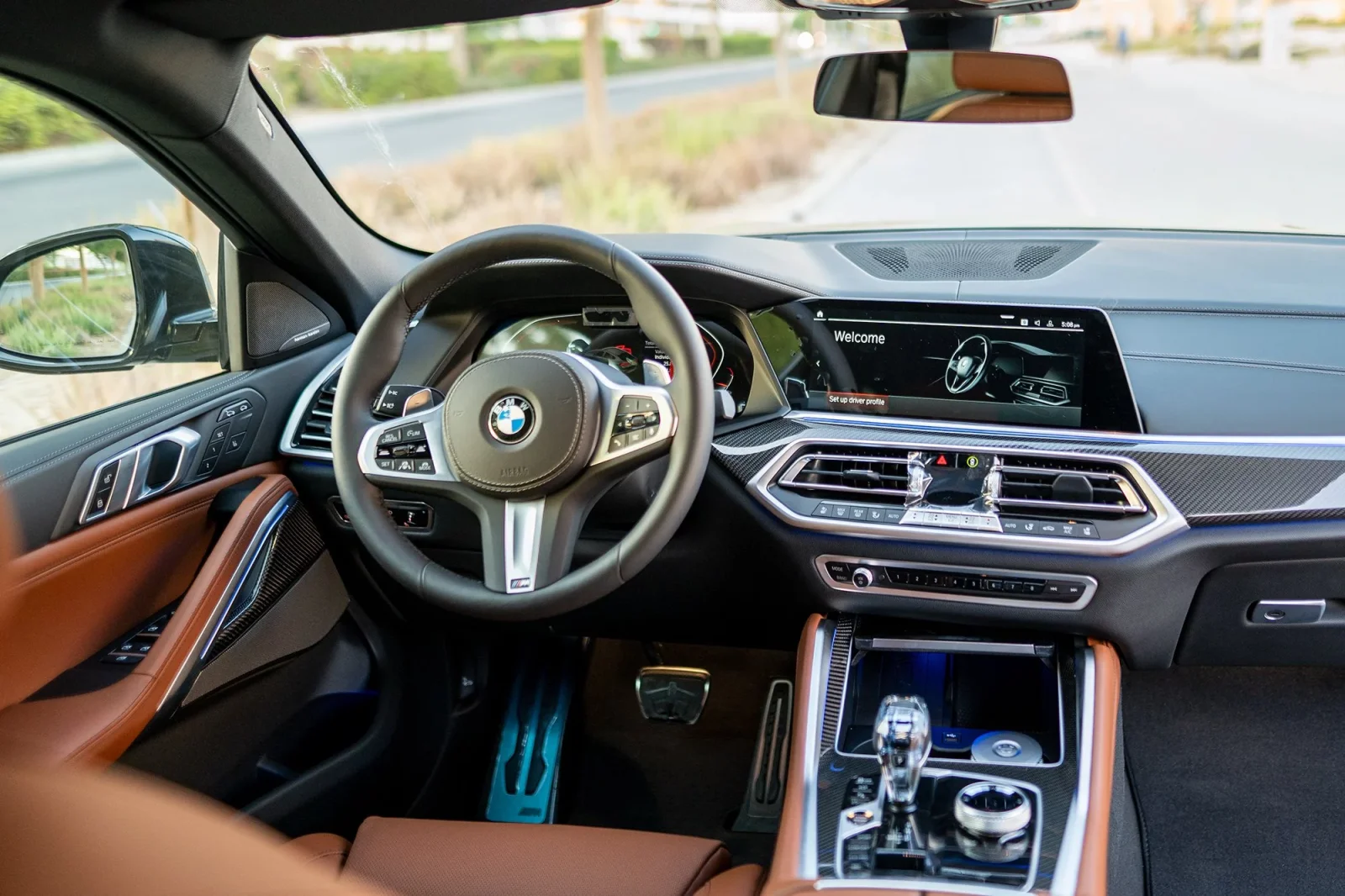 Huren BMW X6  Zwart 2022 in Dubai - 3 