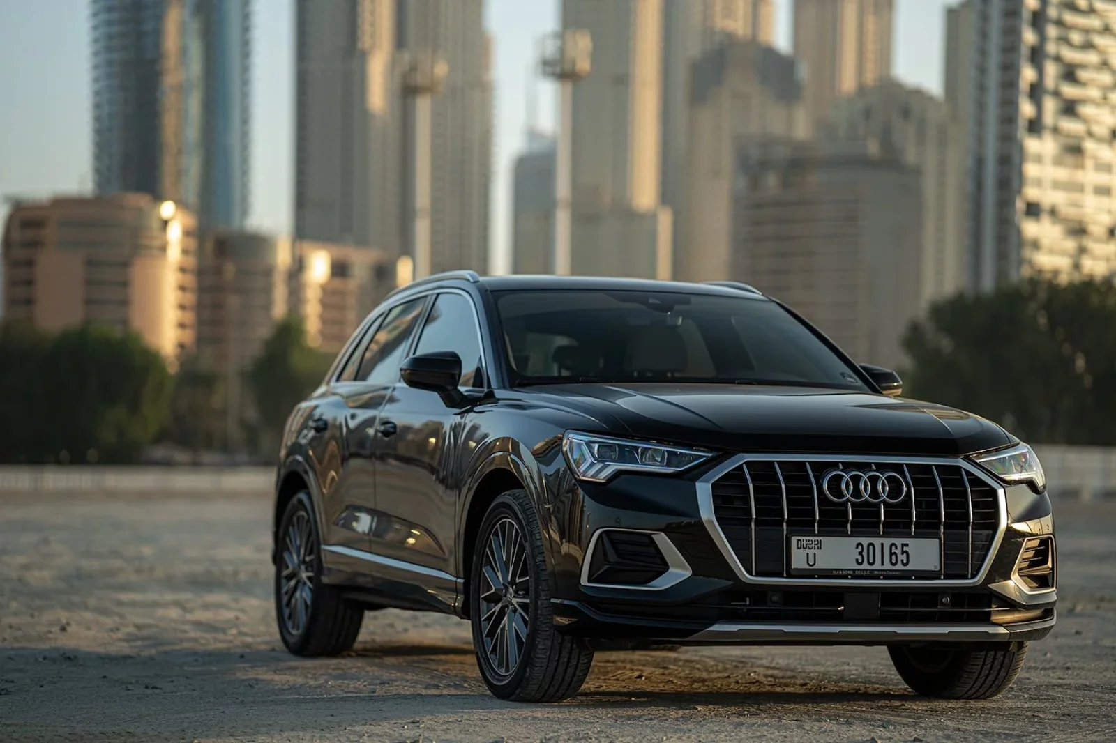 Miete Audi Q3  Schwarz 2020 in der Dubai