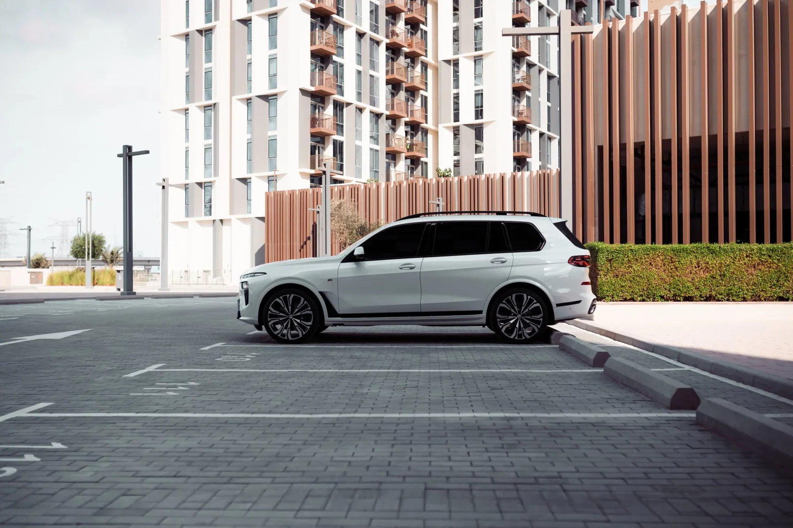 Affitto BMW X7  Bianco 2023 in Dubai - 2 