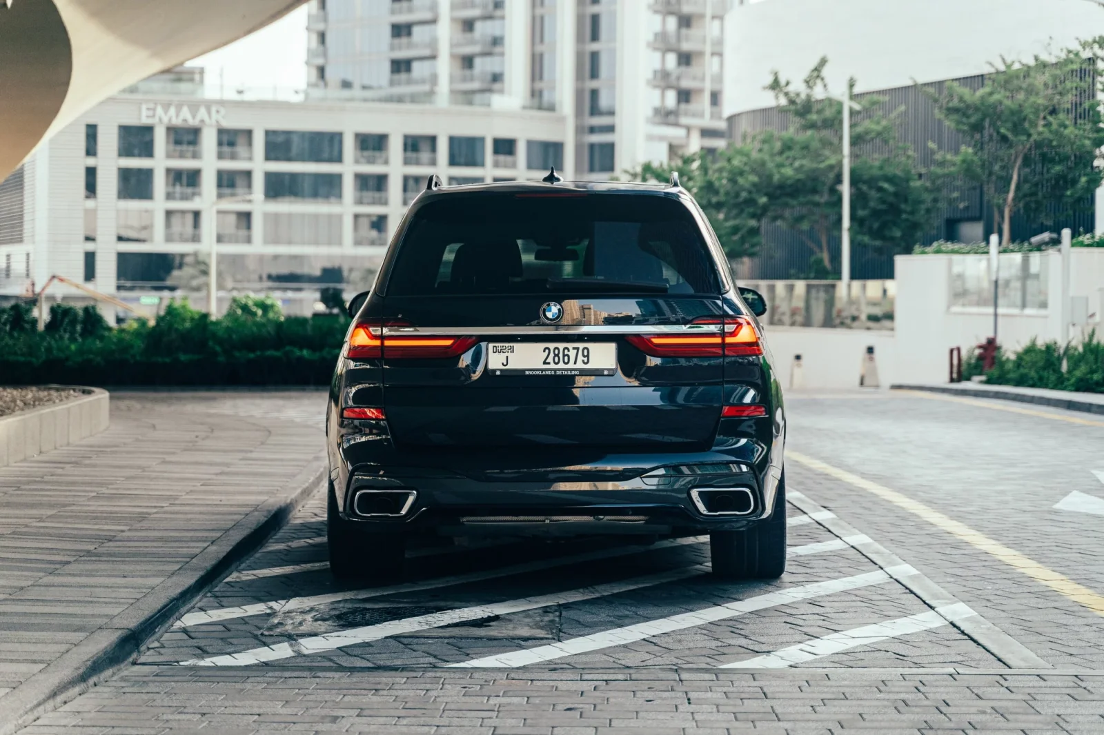 Huren BMW X7  Blauw 2021 in Dubai - 4 