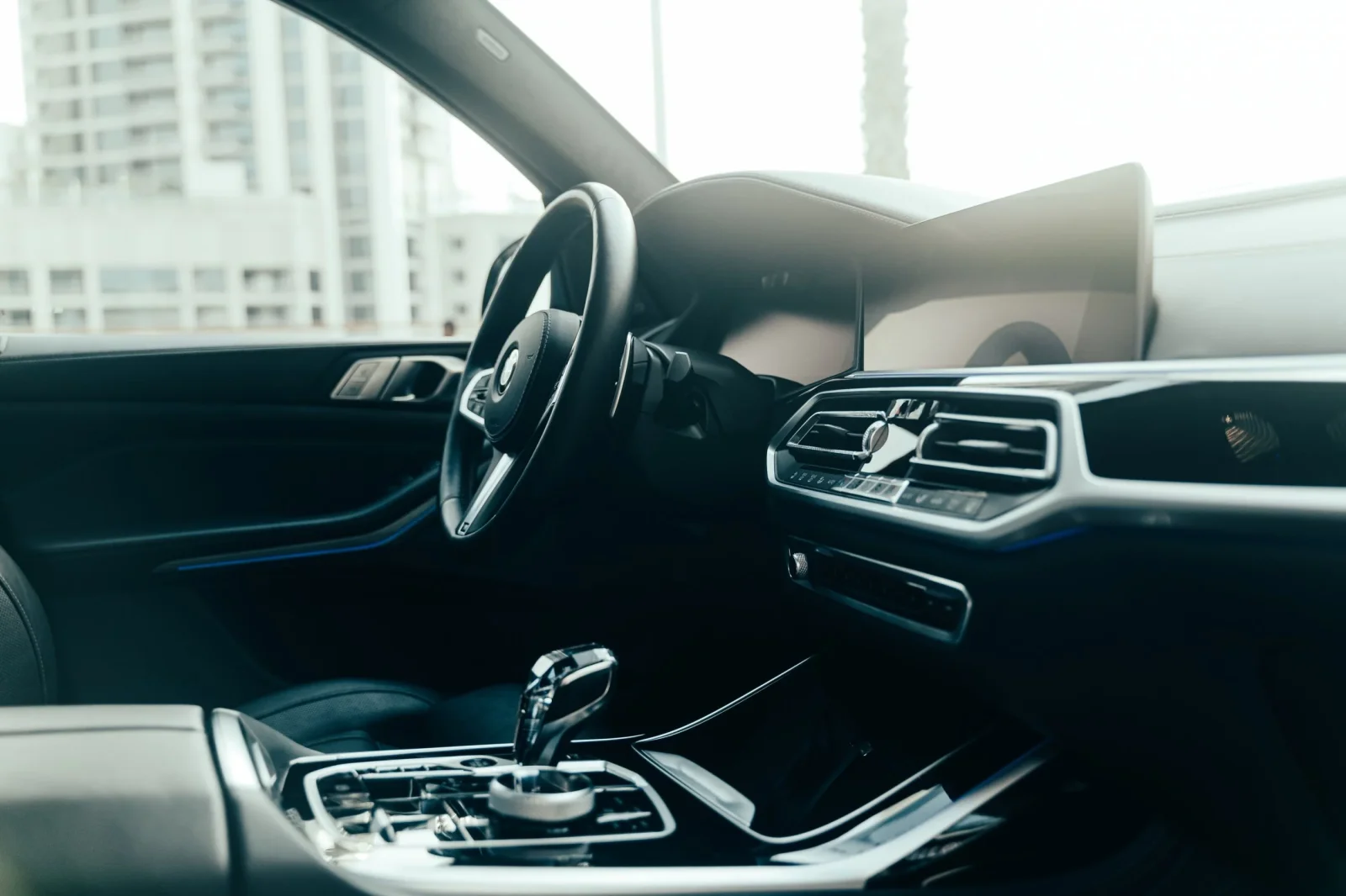 Huren BMW X7  Blauw 2021 in Dubai - 8 