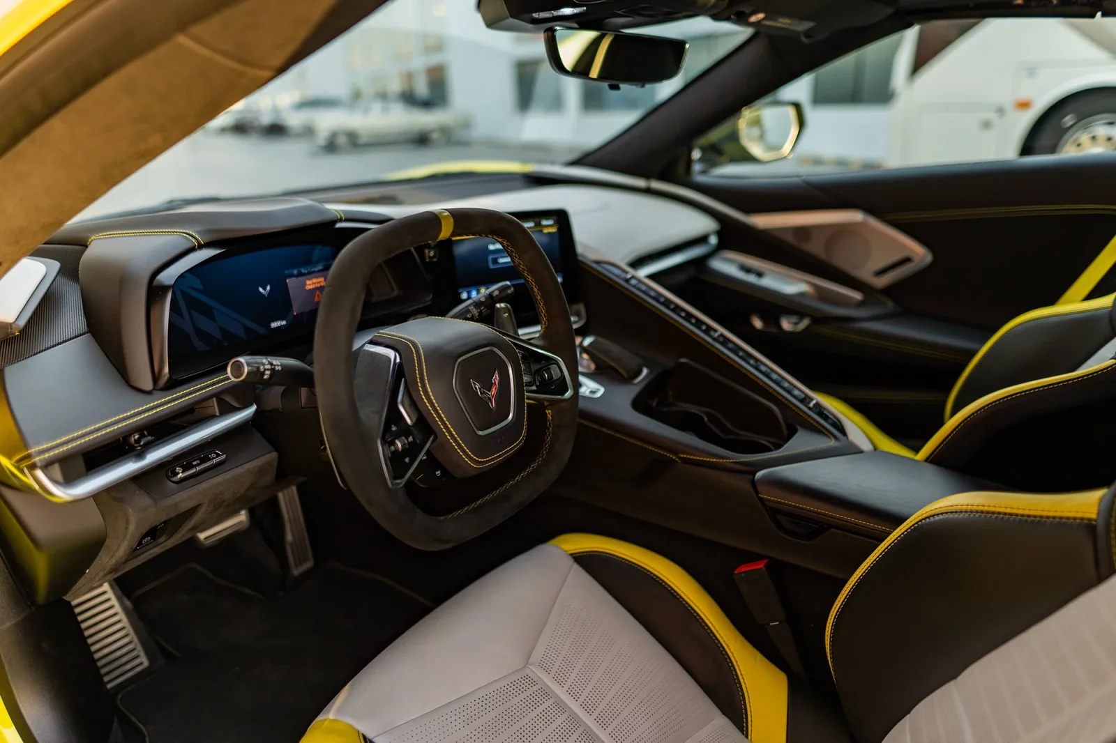 Miete Chevrolet Corvette C8 R Edition Gelb 2021 in der Dubai - 5 