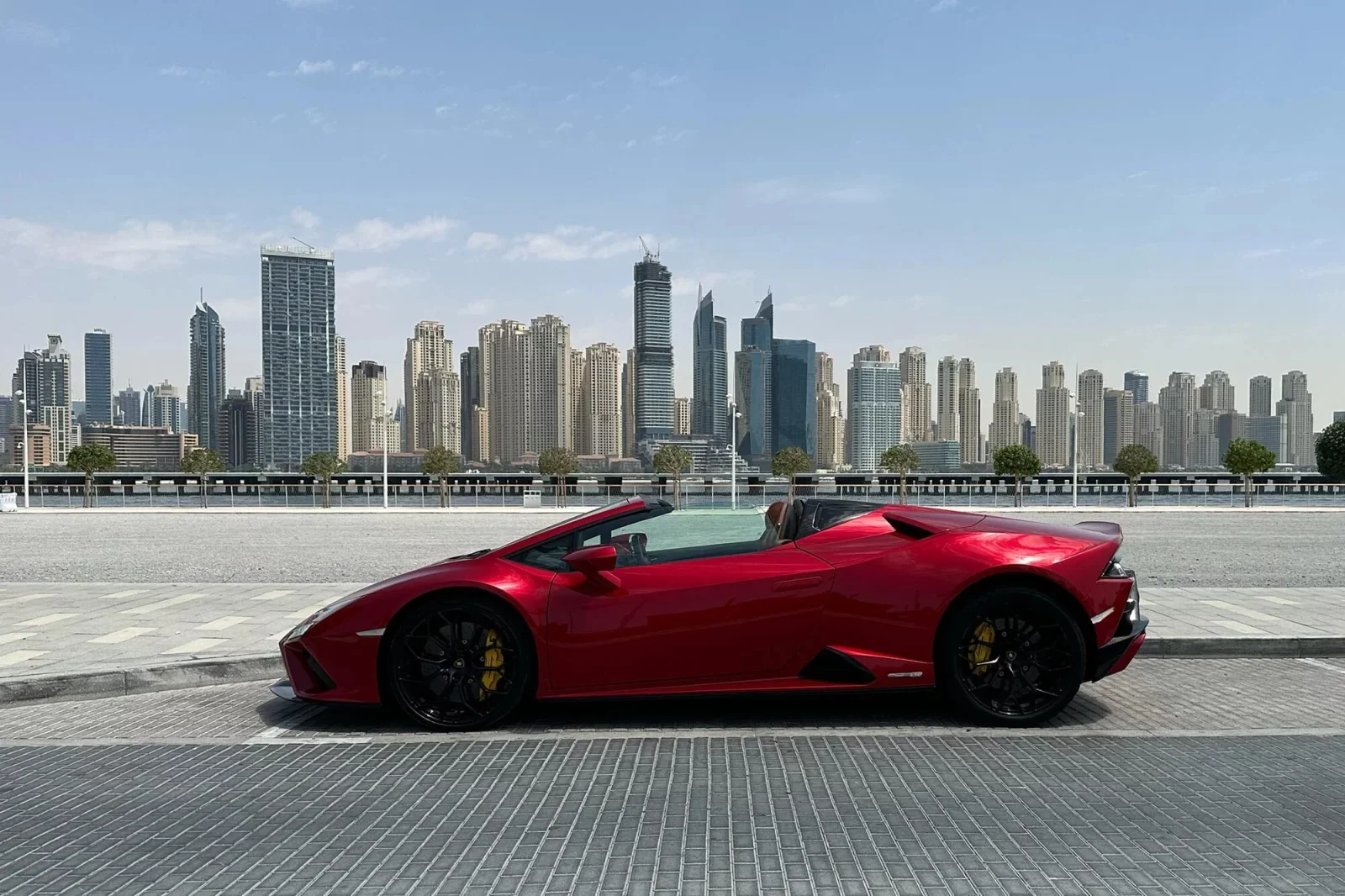 Huren Lamborghini Huracan Evo Spyder Rood 2022 in Dubai - 2 
