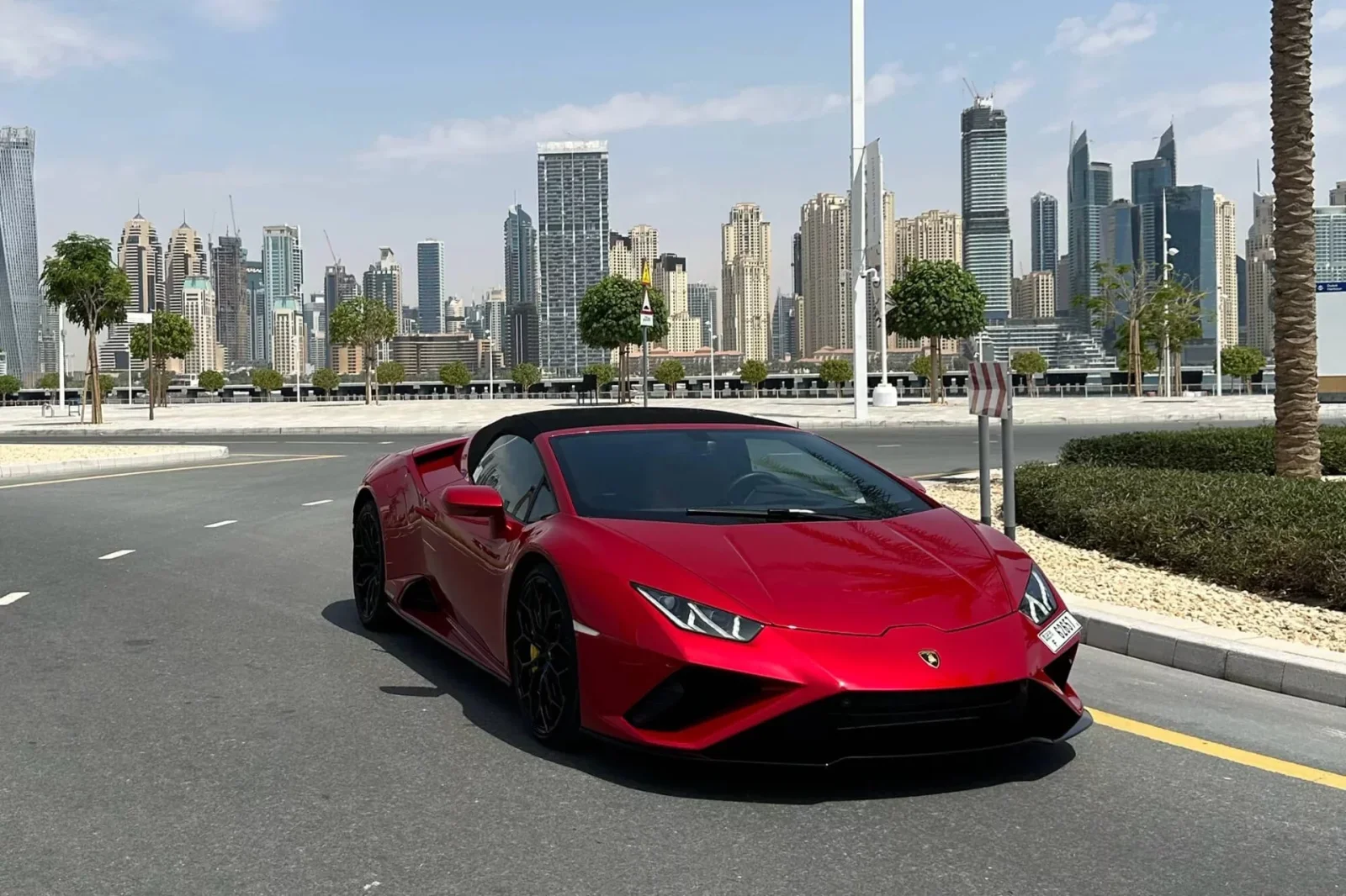 Аренда Lamborghini Huracan Evo Spyder Красный 2022 в Дубае