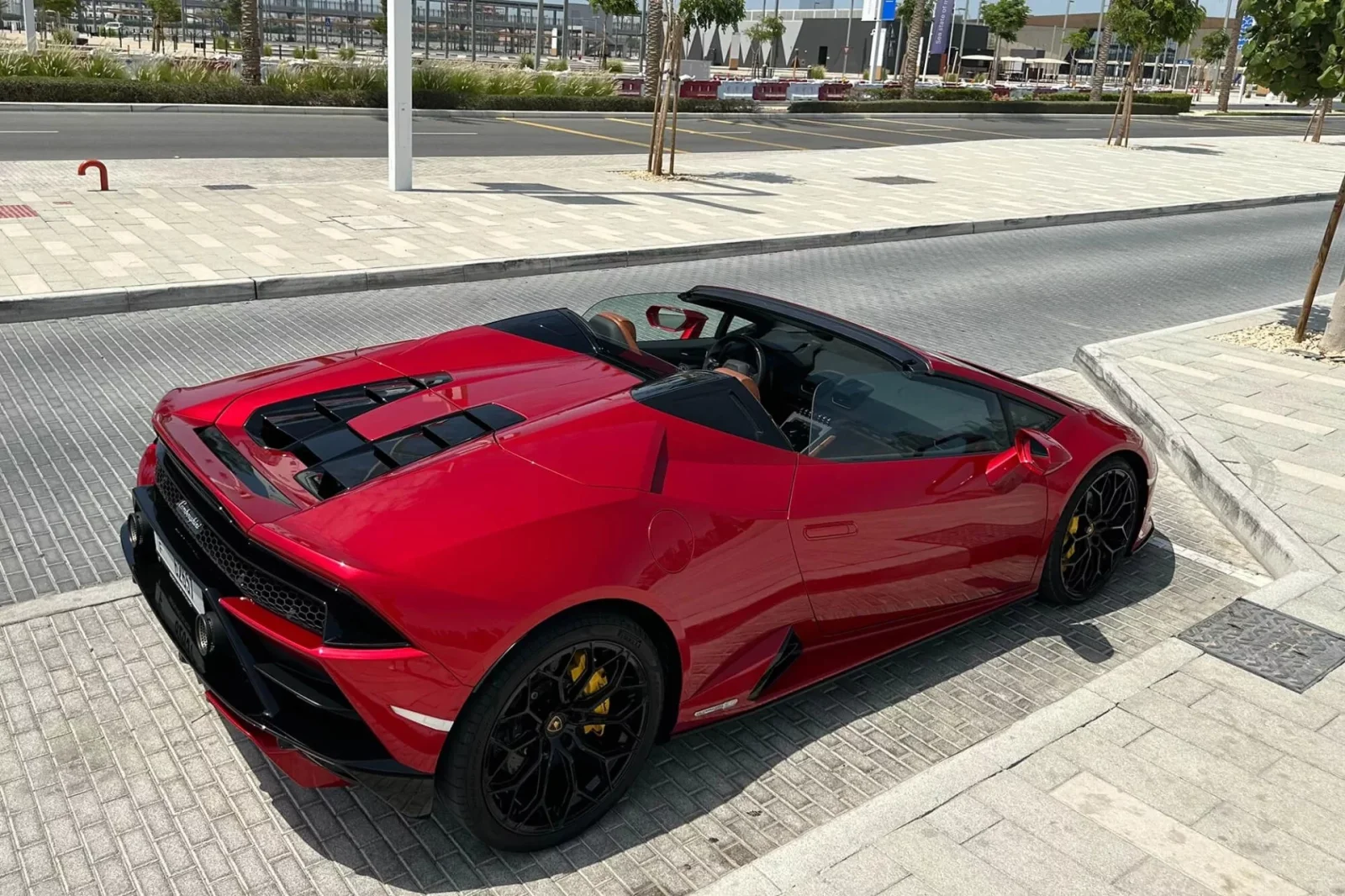 Huren Lamborghini Huracan Evo Spyder Rood 2022 in Dubai - 4 