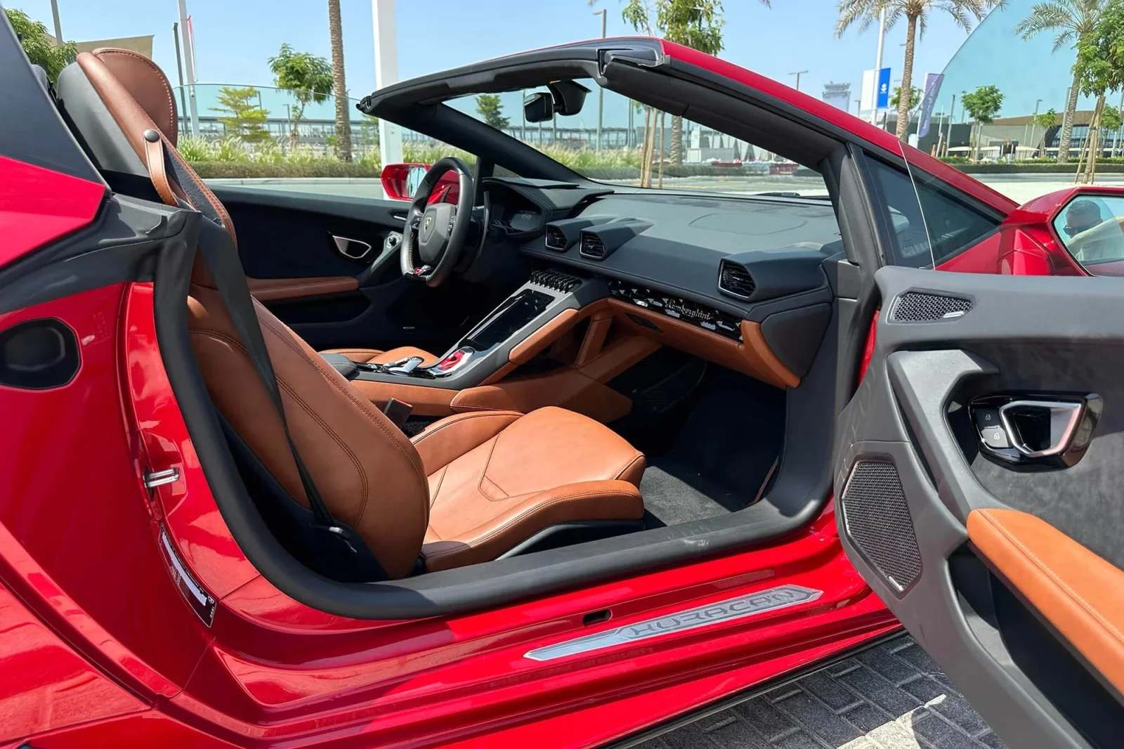 Huren Lamborghini Huracan Evo Spyder Rood 2022 in Dubai - 5 