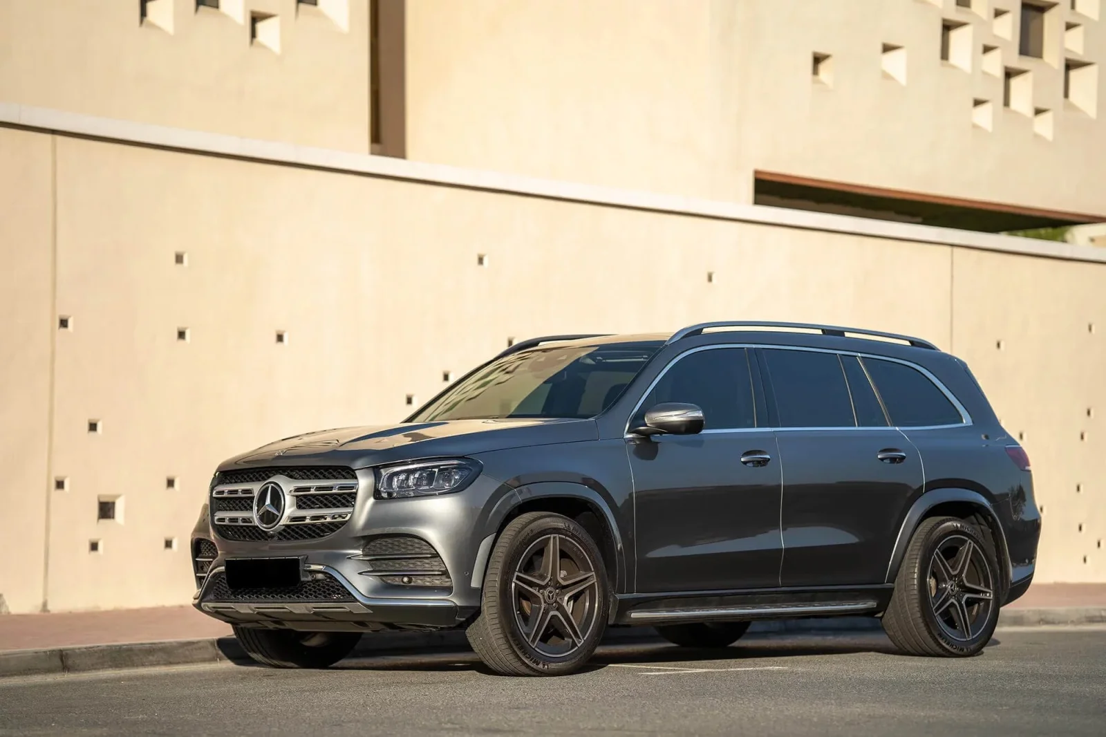 Miete Mercedes-Benz GLS-Class  Grau 2021 in der Dubai