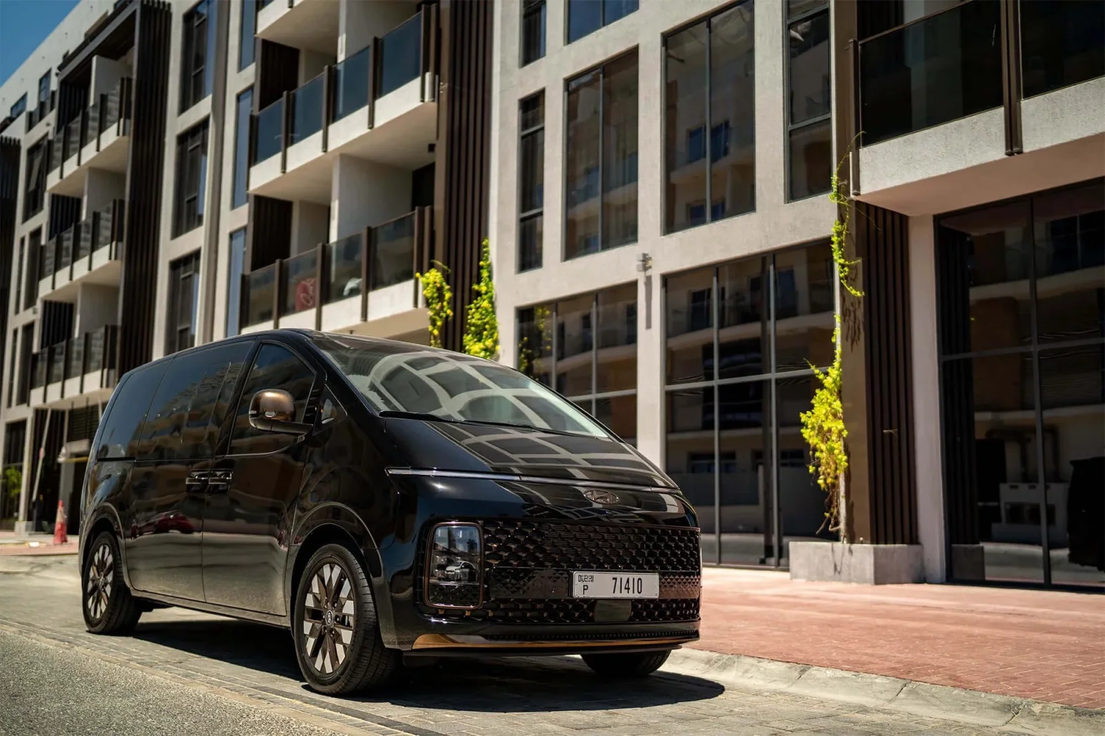 Affitto Hyundai Staria  Nero 2023 in Dubai