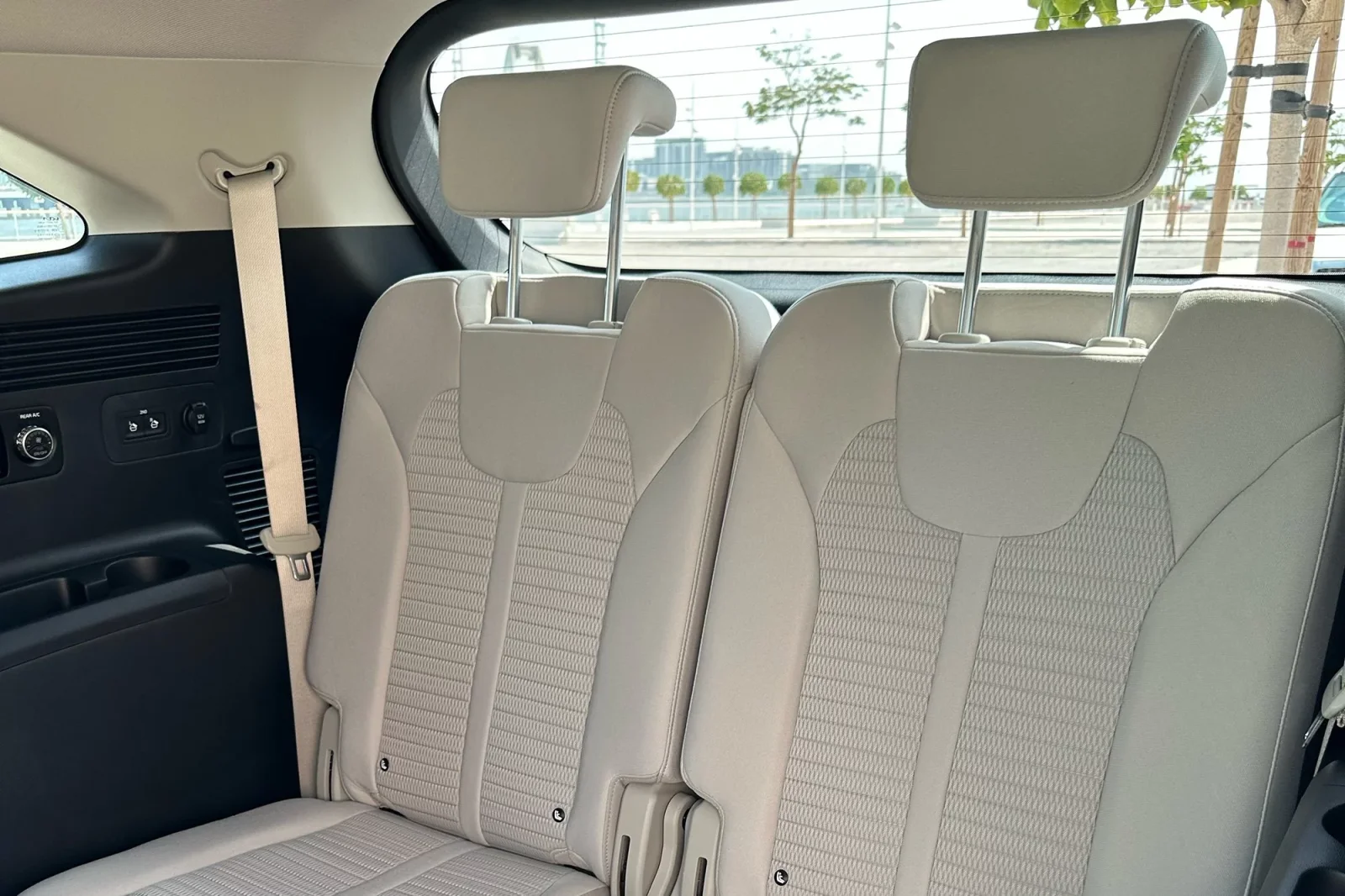 Loyer Kia Sorento  Gris 2023 en Dubai - 8 