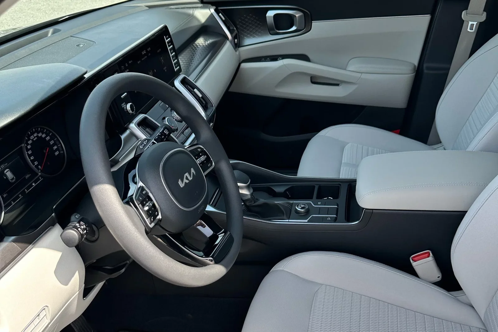 Loyer Kia Sorento  Gris 2023 en Dubai - 6 