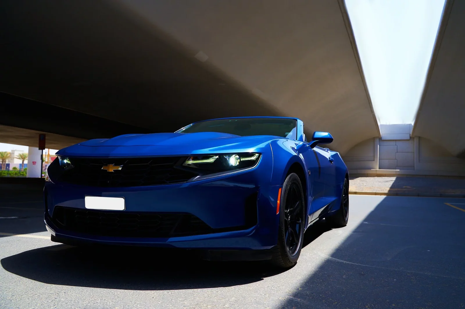 Alquiler Chevrolet Camaro  Azul 2022 en Dubái