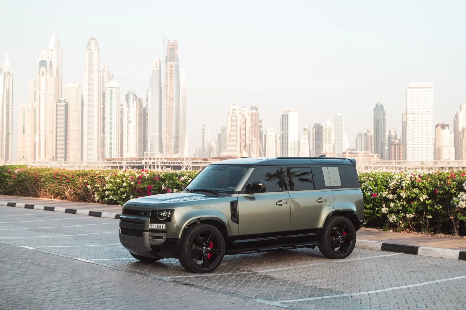 Loyer Land Rover Defender  Vert 2022 en Dubai