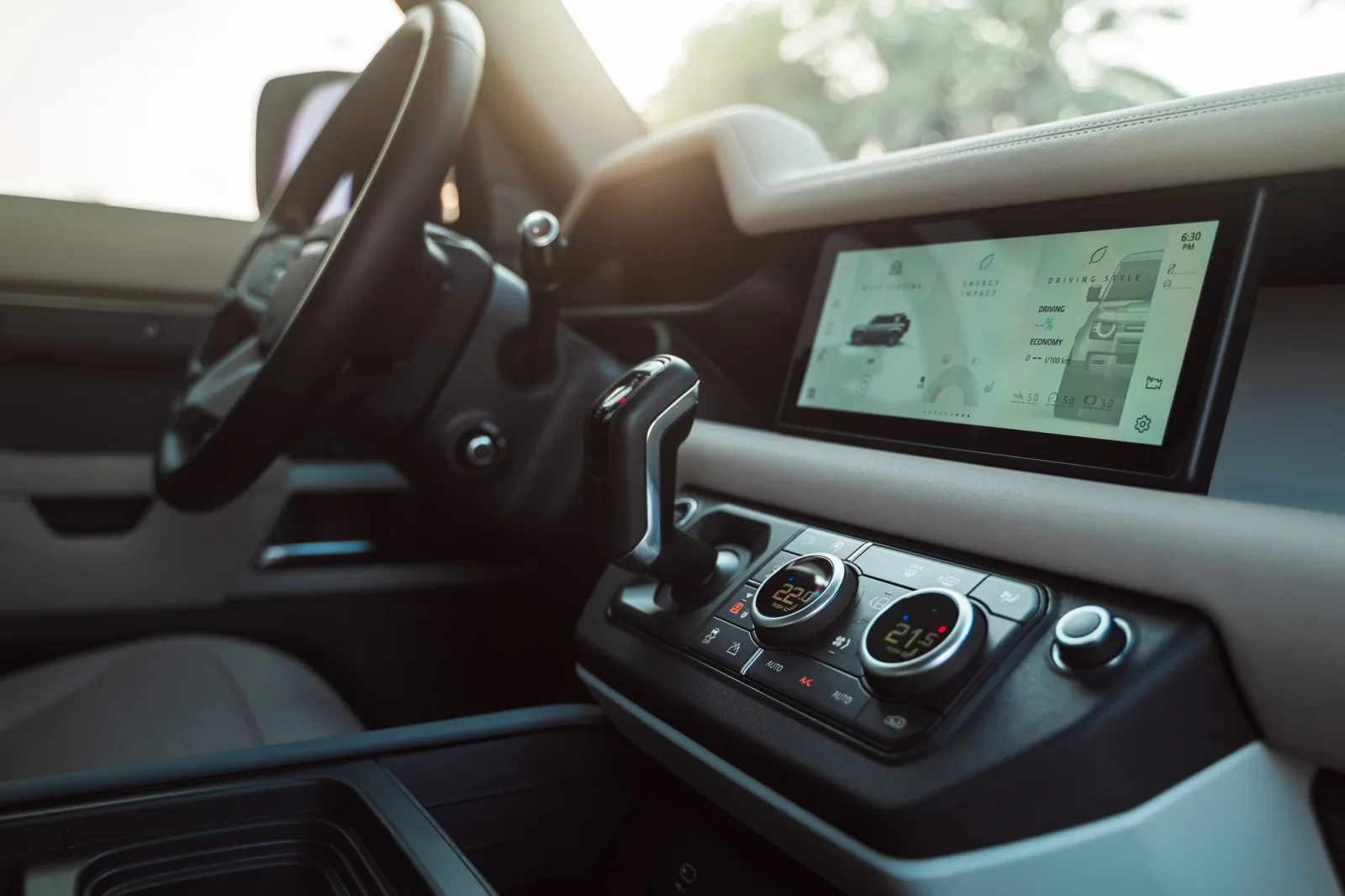 Alquiler Land Rover Defender  Verde 2022 en Dubái - 4 