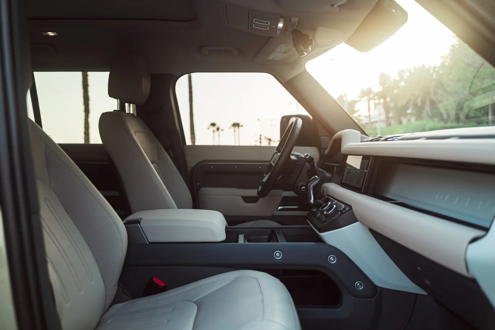 Alquiler Land Rover Defender  Verde 2022 en Dubái - 3 