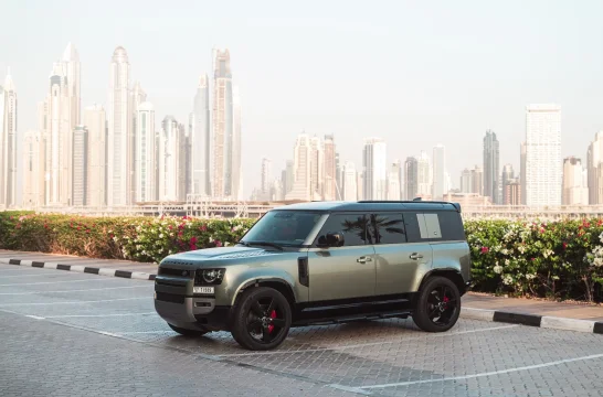 Land Rover Defender Grün 2022