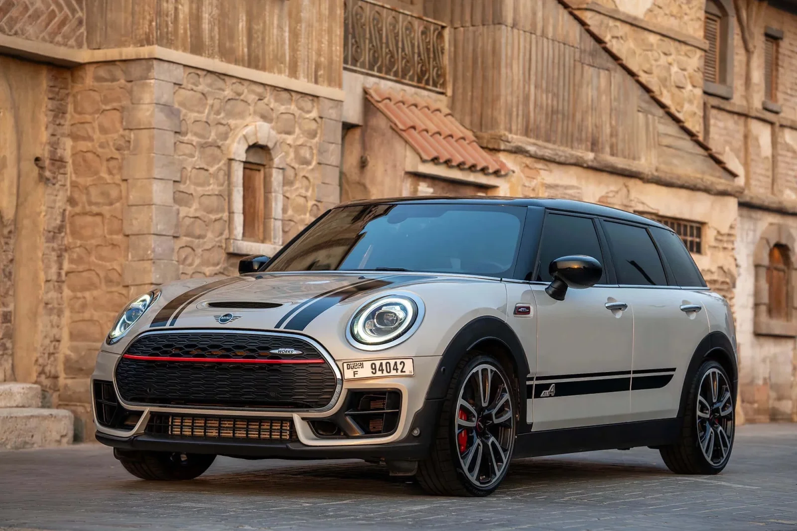 Kiralık Mini Clubman  Beyaz 2021 içinde Dubai