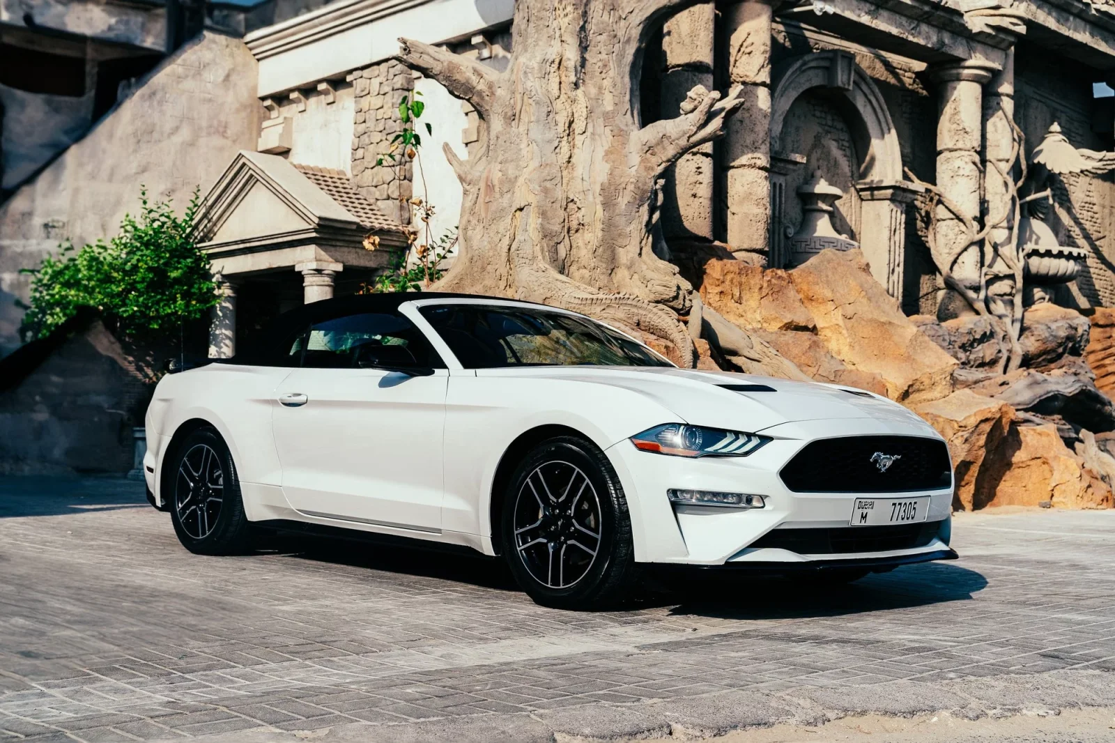 Kiralık Ford Mustang  Beyaz 2020 içinde Dubai