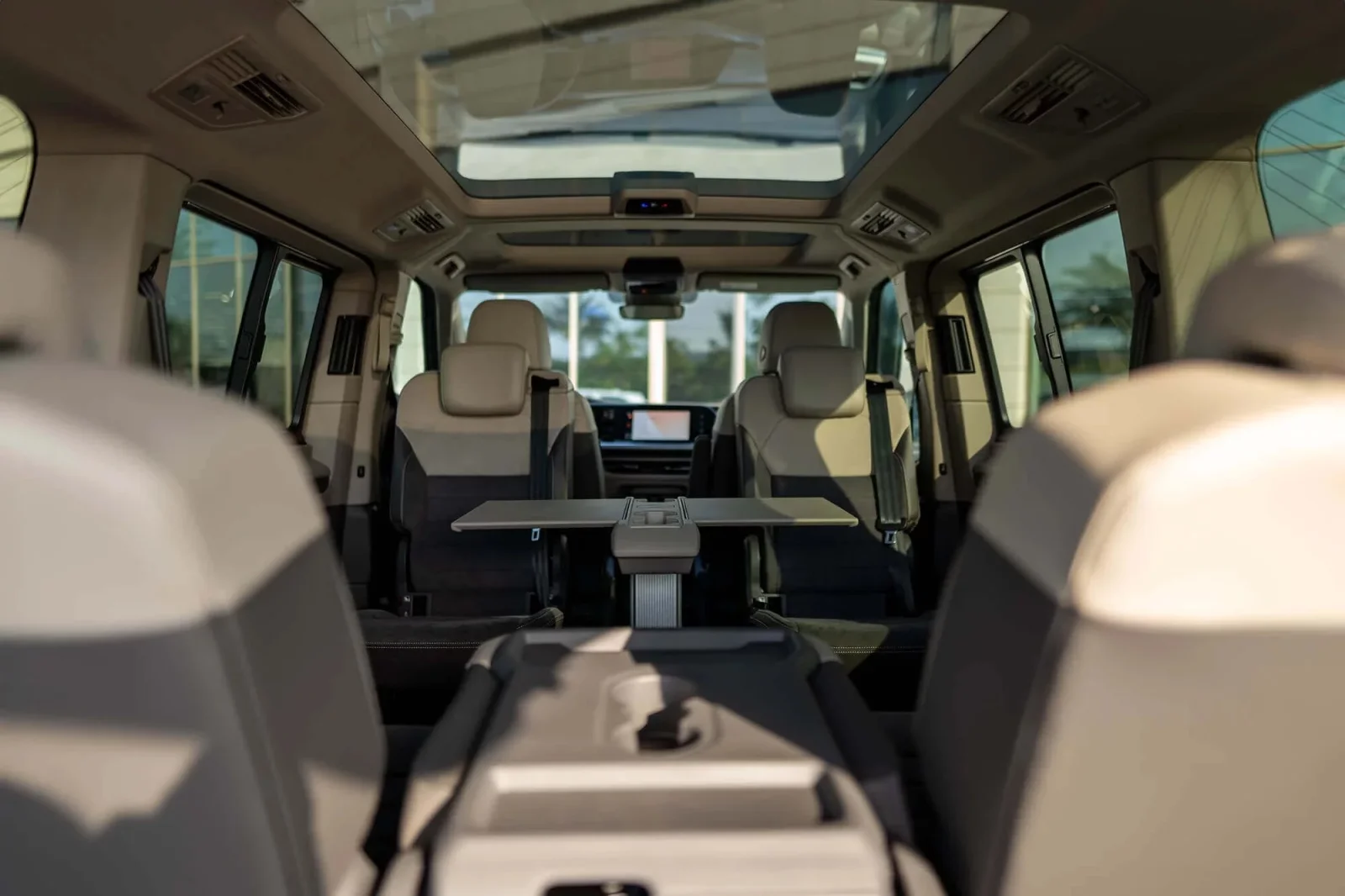Miete Volkswagen Multivan  Grau 2023 in der Dubai - 7 