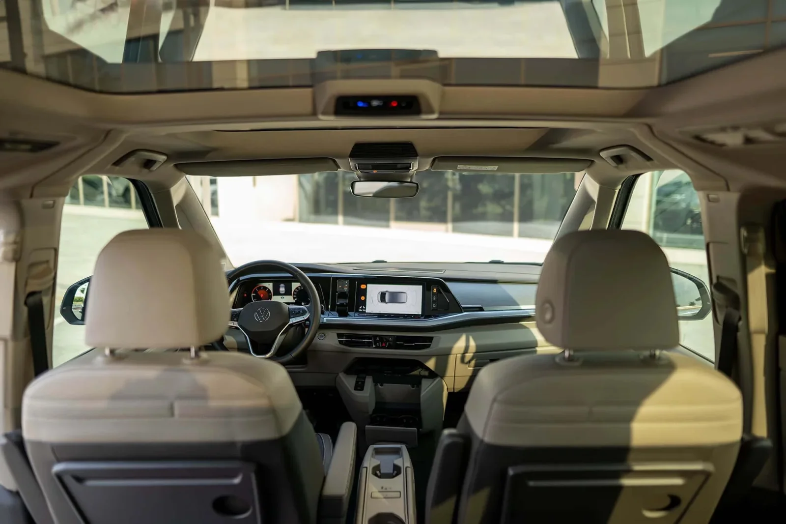 Miete Volkswagen Multivan  Grau 2023 in der Dubai - 3 