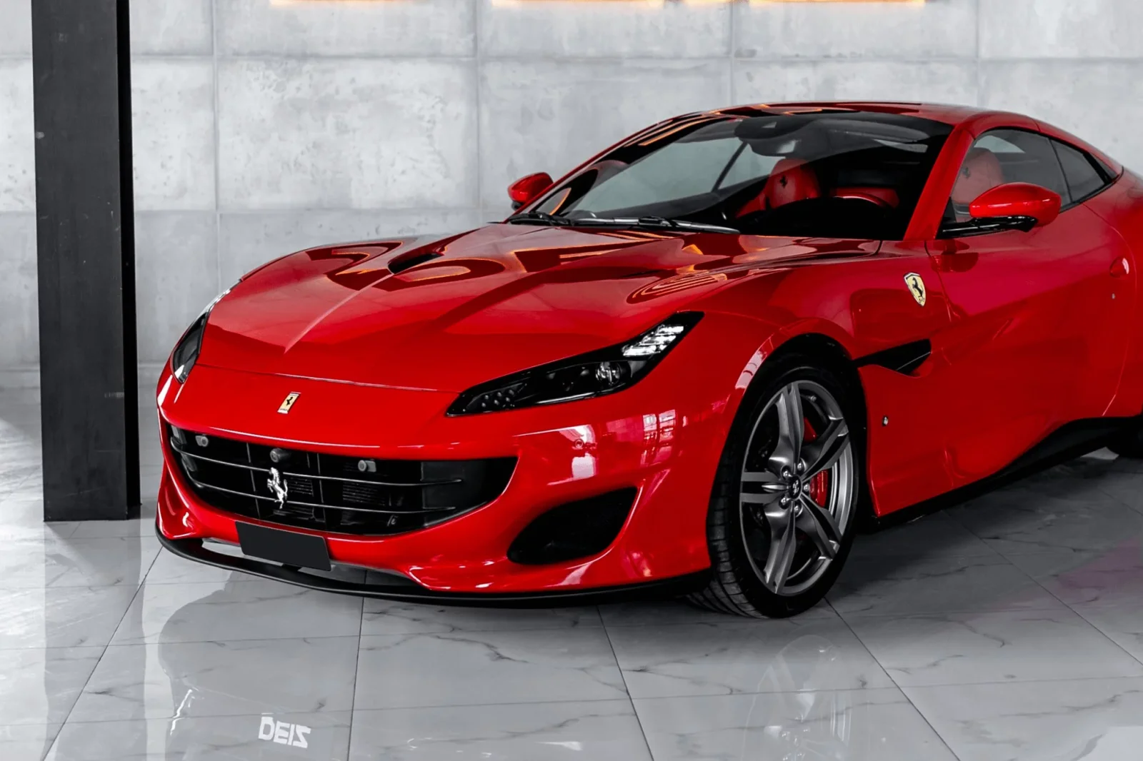 Kiralık Ferrari Portofino  Kırmızı 2020 içinde Dubai